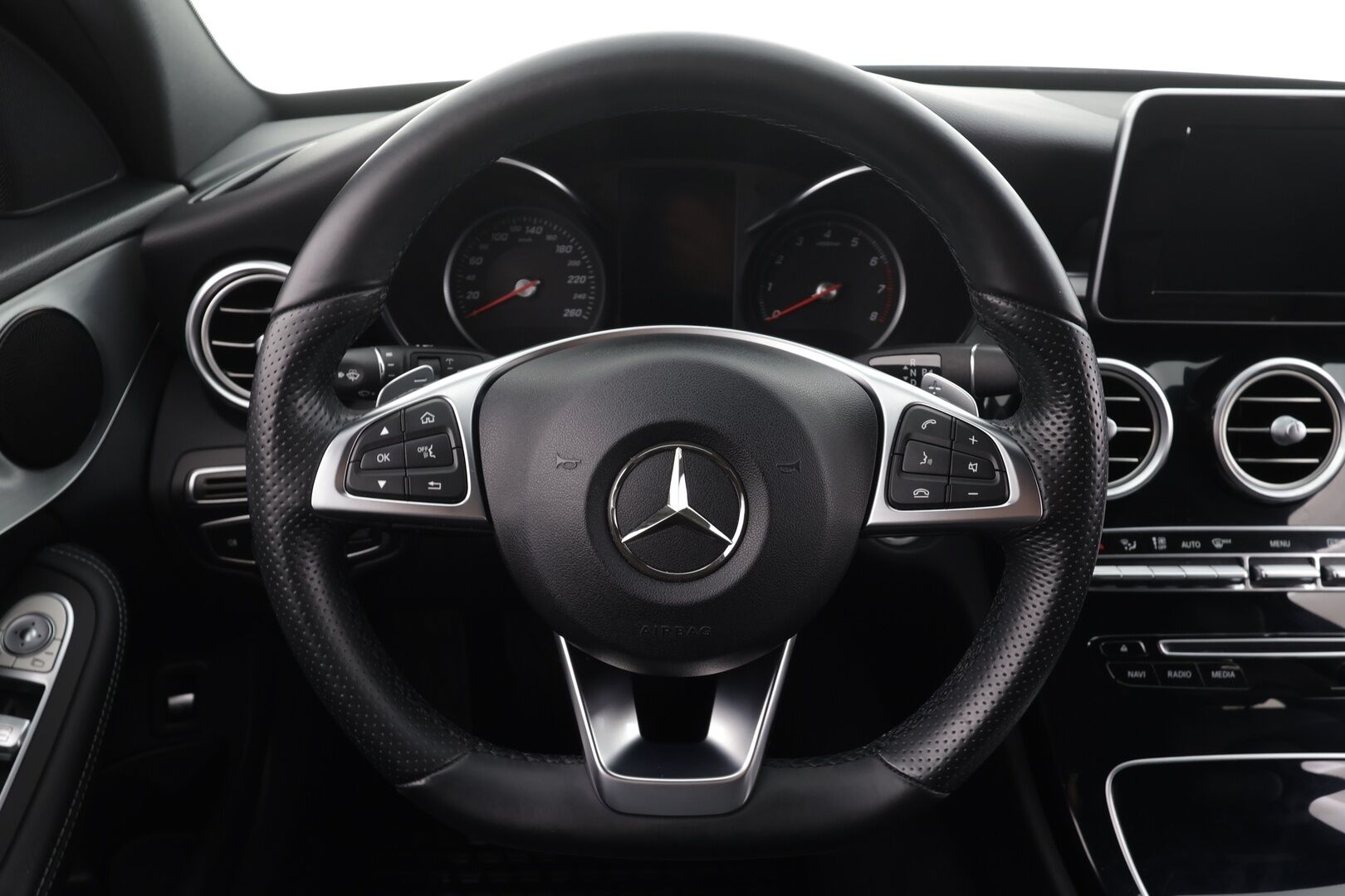 Mercedes-Benz C 2017 200 T Edition 4MATIC AMG *  Vakkari / Sportti Nahat /  LED ILS / KeyLess - Kahdet Renkaat / Suomi-auto - HULLUT BLACKWEEK JATKOT - KORKOTARJOUS 2,49%