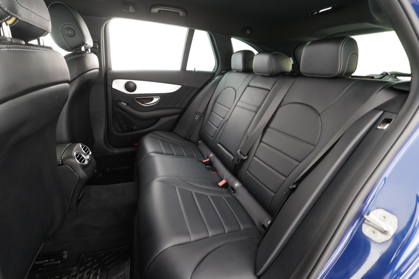 Mercedes-Benz C 2017 200 T Edition 4MATIC AMG *  Vakkari / Sportti Nahat /  LED ILS / KeyLess - Kahdet Renkaat / Suomi-auto - HULLUT BLACKWEEK JATKOT - KORKOTARJOUS 2,49%