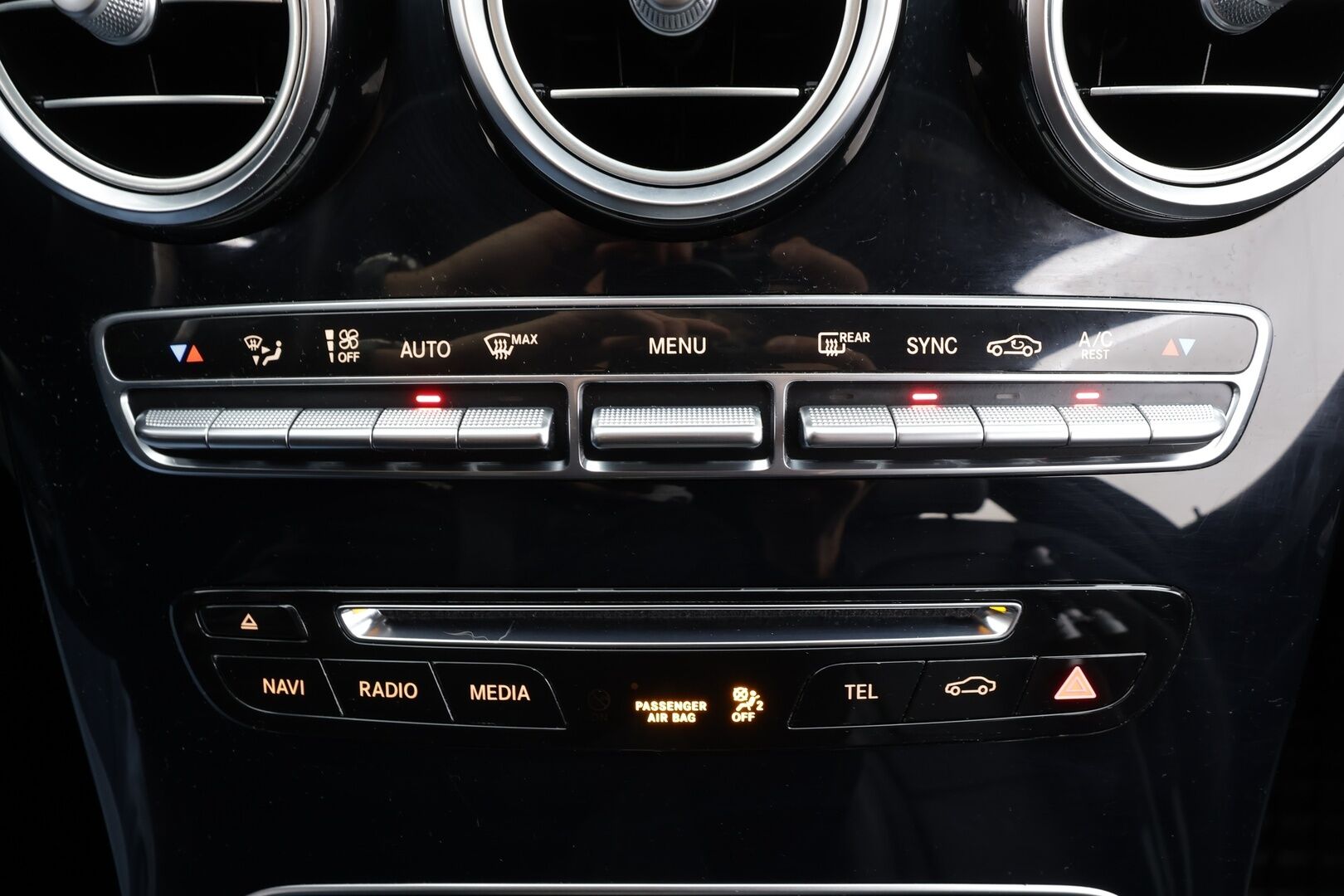 Mercedes-Benz C 2017 200 T Edition 4MATIC AMG *  Vakkari / Sportti Nahat /  LED ILS / KeyLess - Kahdet Renkaat / Suomi-auto - HULLUT BLACKWEEK JATKOT - KORKOTARJOUS 2,49%