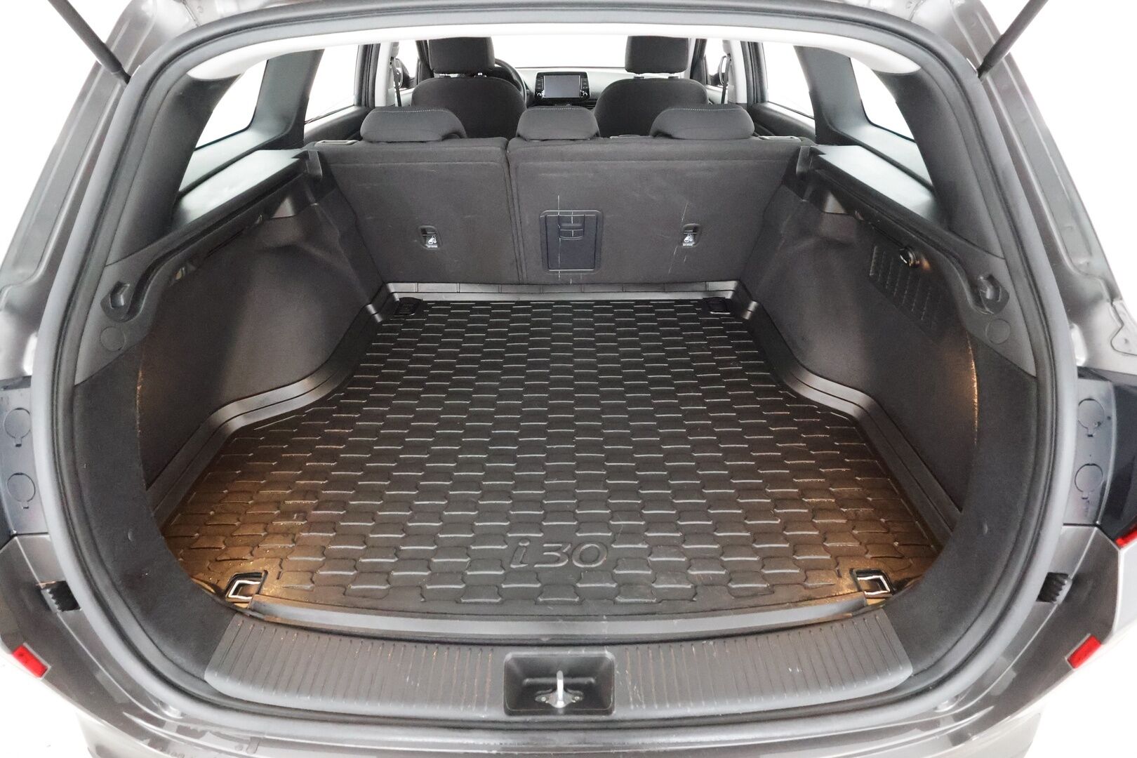 Hyundai i30 Wagon 2019 1,4 T-GDI 140 hv 7-DCT-aut. Comfort WLTP * Suomi-auto / Vakkari / Webasto / P.kamera / KeylessGo * - Kahdet renkaat aluvanteilla - HULLU BLACKWEEK KORKOTARJOUS 2,49%