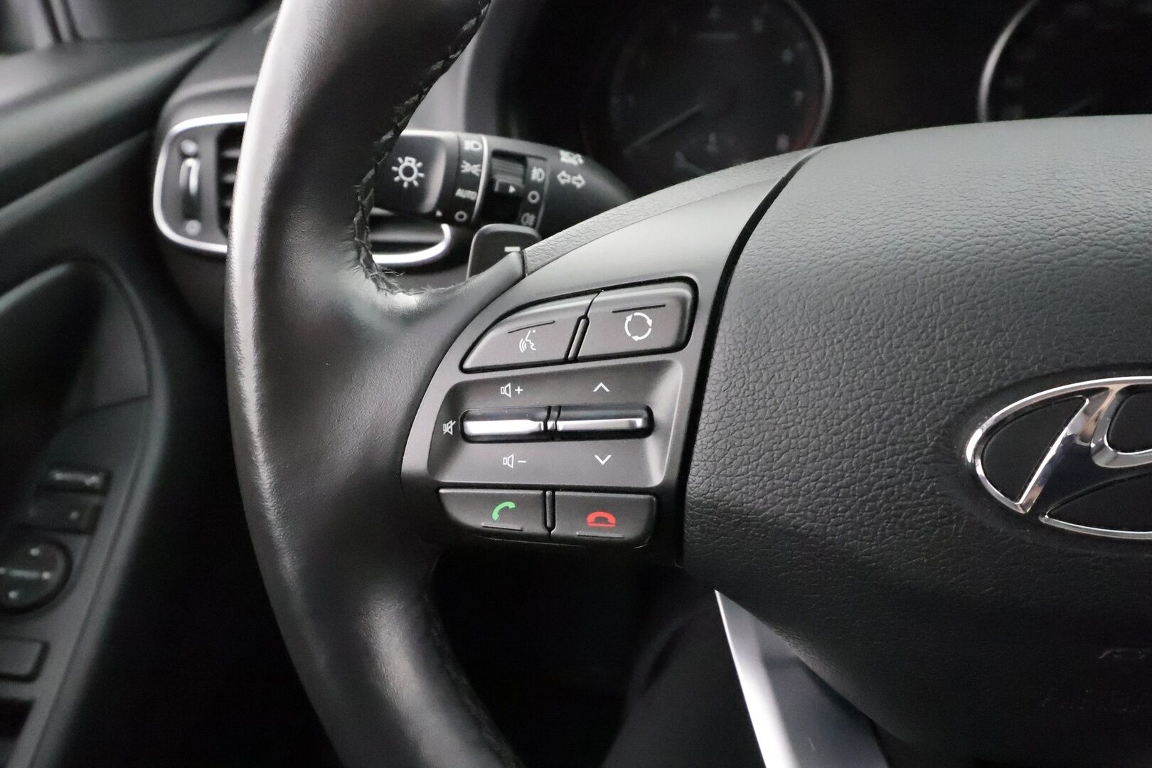 Hyundai i30 Wagon 2019 1,4 T-GDI 140 hv 7-DCT-aut. Comfort WLTP * Suomi-auto / Vakkari / Webasto / P.kamera / KeylessGo * - Kahdet renkaat aluvanteilla - HULLU BLACKWEEK KORKOTARJOUS 2,49%