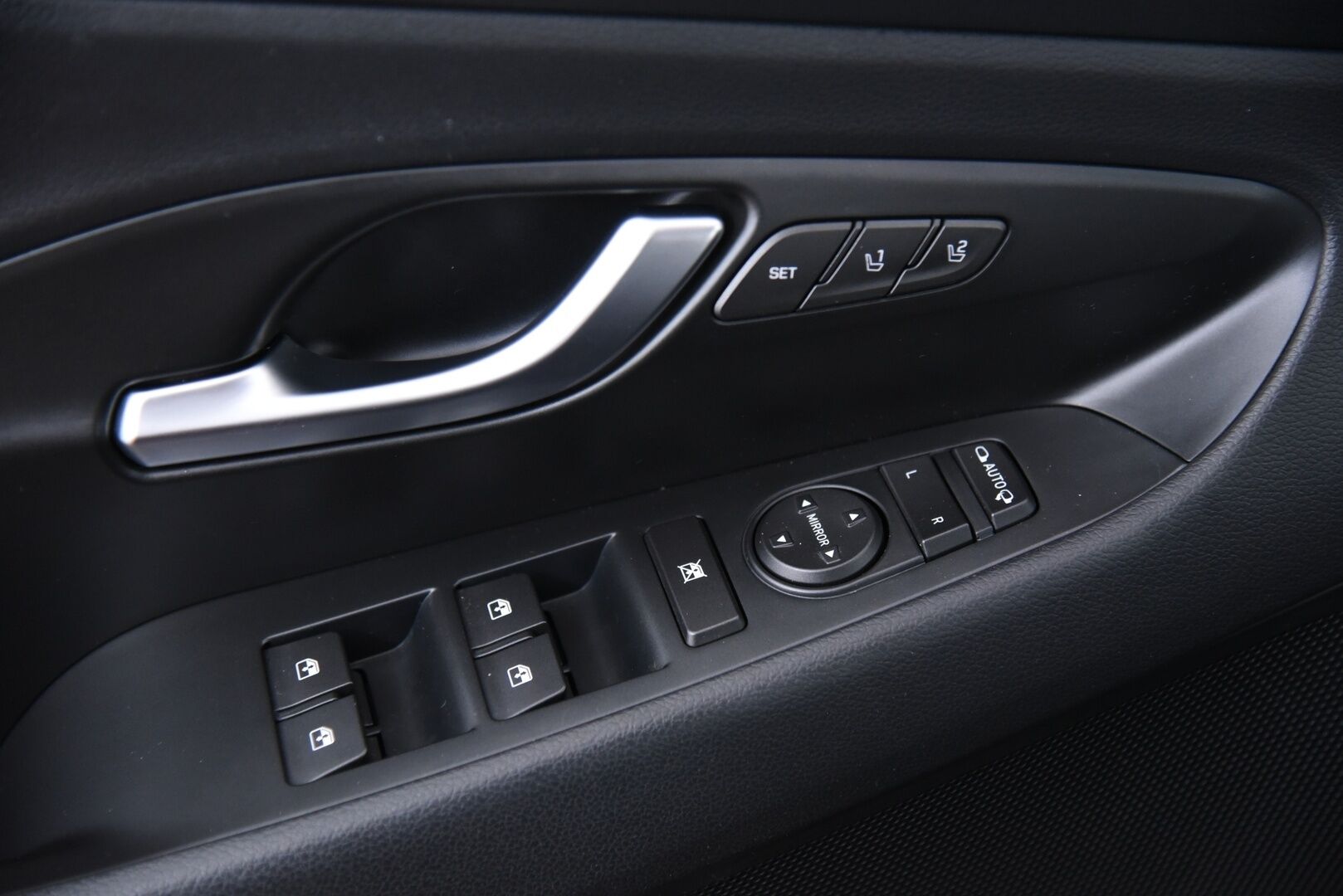 Hyundai i30 Fastback 2019 1,4 T-GDI 140 hv 7DCT-aut N Line / Vakkari / P-kamera / Navi / Keyless / LED / - 3,99% KORKOTARJOUS TÄHÄN AUTOON 21.9. ASTI - Muistipenkki / Ratinlämmitys / N-line varustelutasolla! 