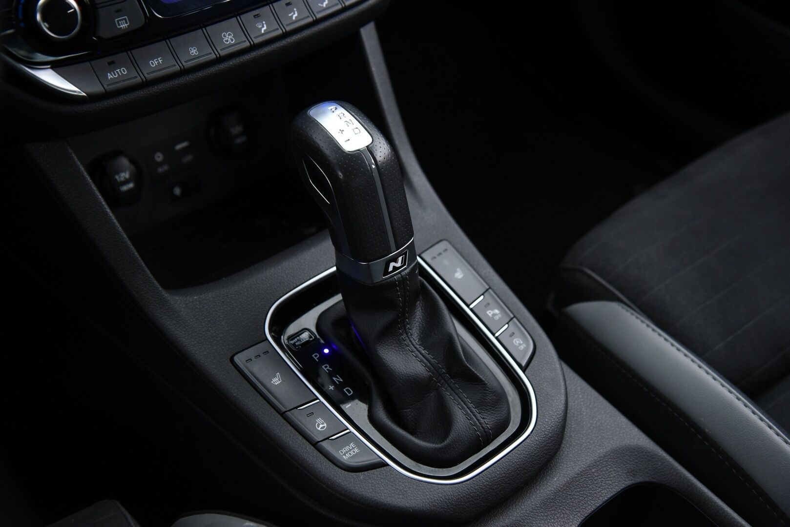 Hyundai i30 Fastback 2019 1,4 T-GDI 140 hv 7DCT-aut N Line / Vakkari / P-kamera / Navi / Keyless / LED / - 3,99% KORKOTARJOUS TÄHÄN AUTOON 21.9. ASTI - Muistipenkki / Ratinlämmitys / N-line varustelutasolla! 
