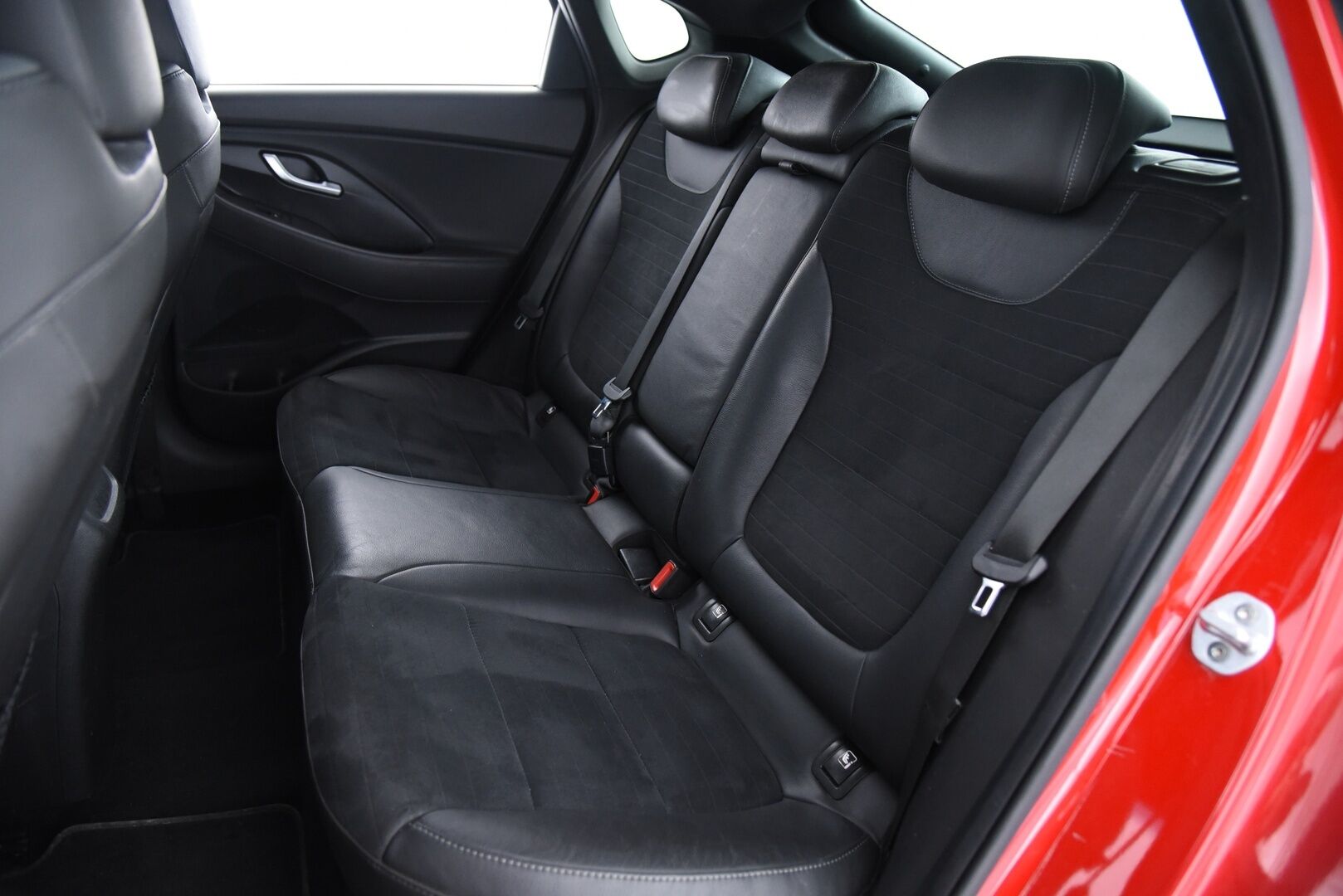 Hyundai i30 Fastback 2019 1,4 T-GDI 140 hv 7DCT-aut N Line - Keyless / Led / P-kamera / Suomi-auto / 