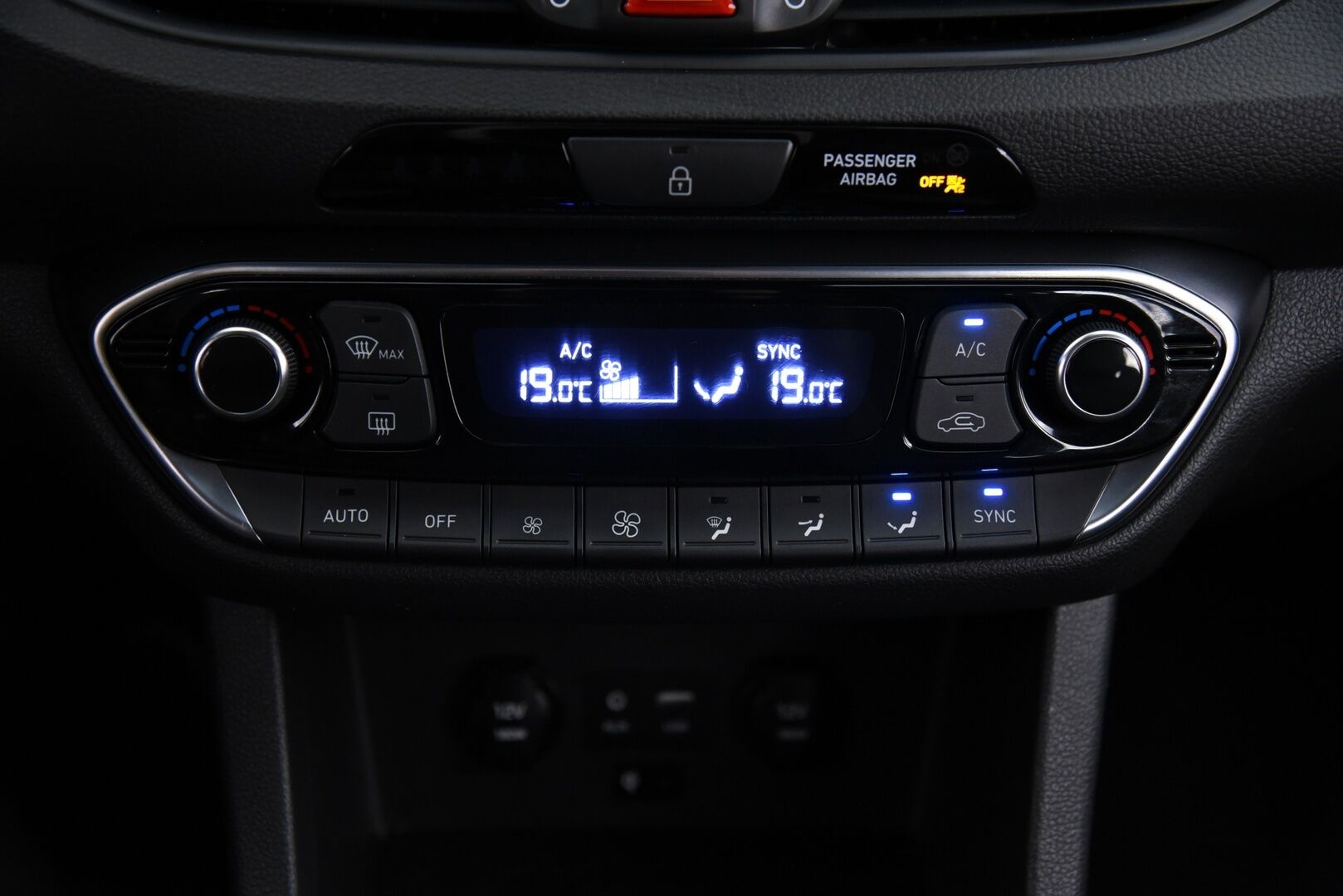 Hyundai i30 Fastback 2019 1,4 T-GDI 140 hv 7DCT-aut N Line - Keyless / Led / P-kamera / Suomi-auto / 