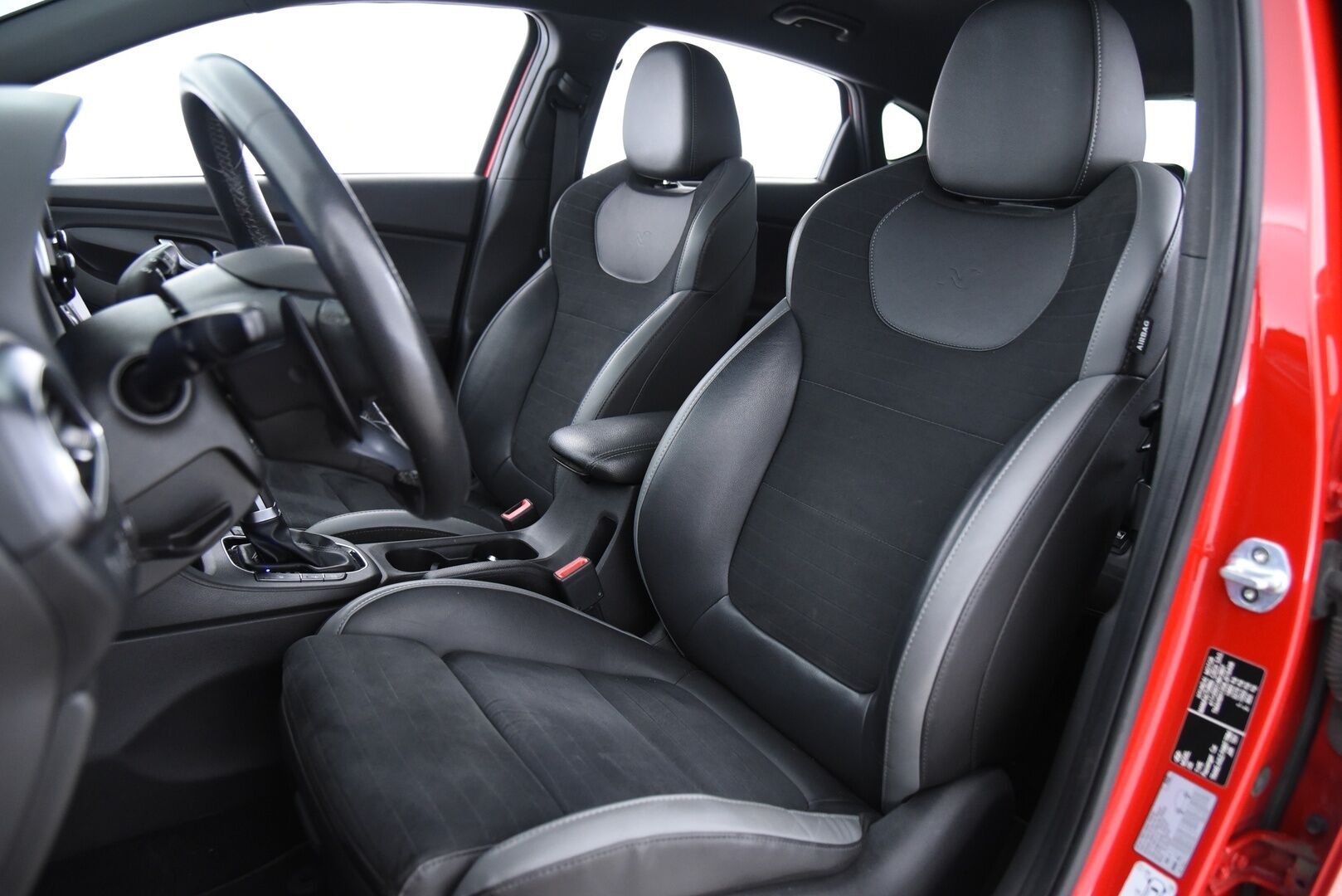 Hyundai i30 Fastback 2019 1,4 T-GDI 140 hv 7DCT-aut N Line / Vakkari / P-kamera / Navi / Keyless / LED / - Muistipenkki / Ratinlämmitys / N-line varustelutasolla! 