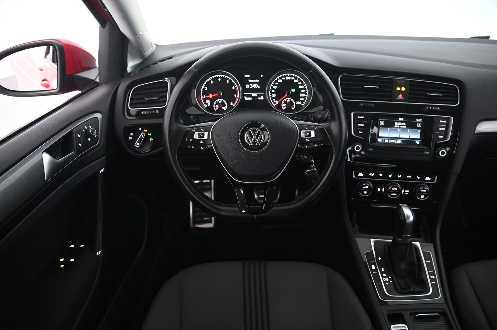 Volkswagen Golf 2017 Allstar 1,2 TSI 81 kW (110 hv) DSG-automaatti - Webasto | Lämpöratti | Tutkat eteen ja taakse | Suomiauto | 2x alut | Juuri leimattu ja huollettu