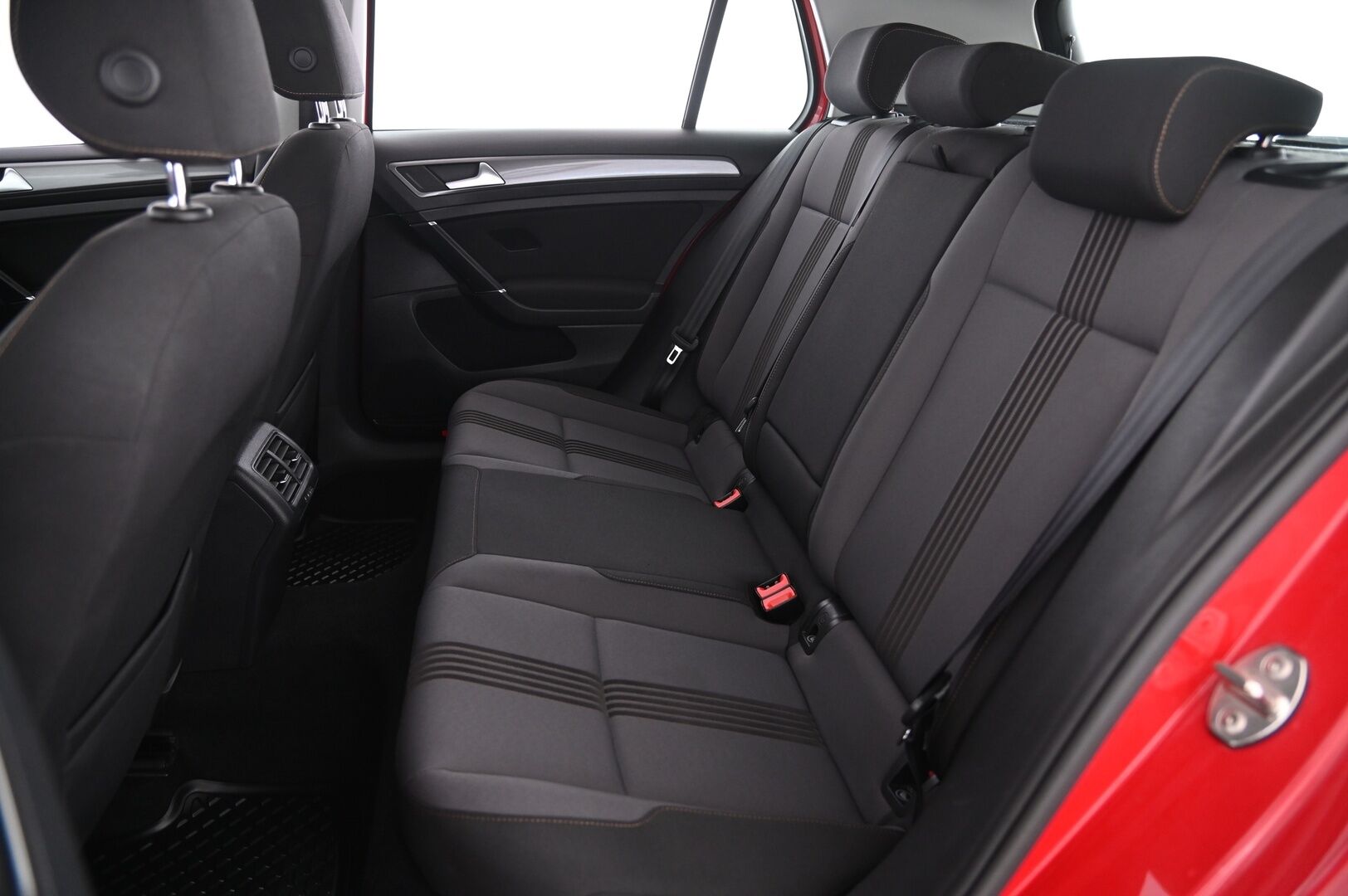 Volkswagen Golf 2017 Allstar 1,2 TSI 81 kW (110 hv) DSG-automaatti - Webasto | Lämpöratti | Tutkat eteen ja taakse | Suomiauto | 2x alut | Juuri leimattu ja huollettu