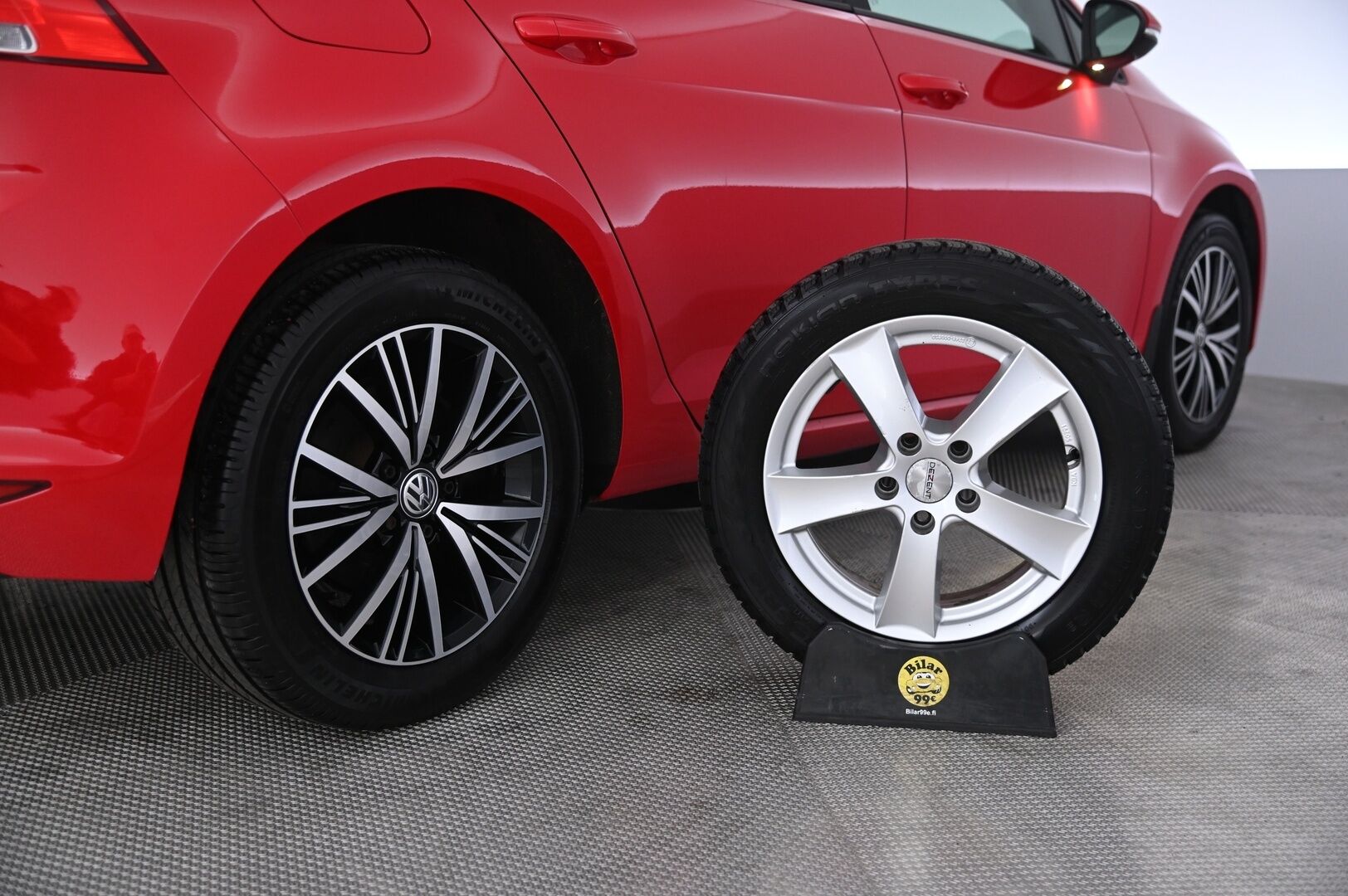 Volkswagen Golf 2017 Allstar 1,2 TSI 81 kW (110 hv) DSG-automaatti - Webasto | Lämpöratti | Tutkat eteen ja taakse | Suomiauto | 2x alut | Juuri leimattu ja huollettu