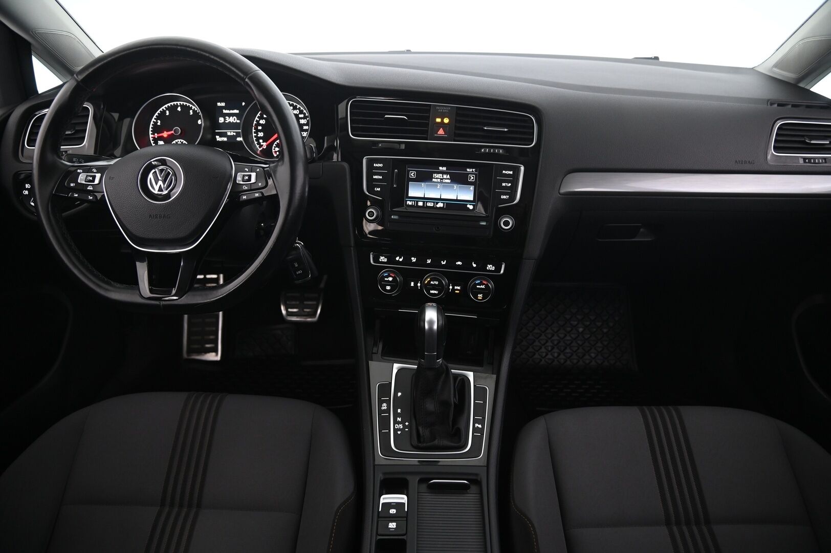 Volkswagen Golf 2017 Allstar 1,2 TSI 81 kW (110 hv) DSG-automaatti - Webasto | Lämpöratti | Tutkat eteen ja taakse | Suomiauto | 2x alut | Juuri leimattu ja huollettu