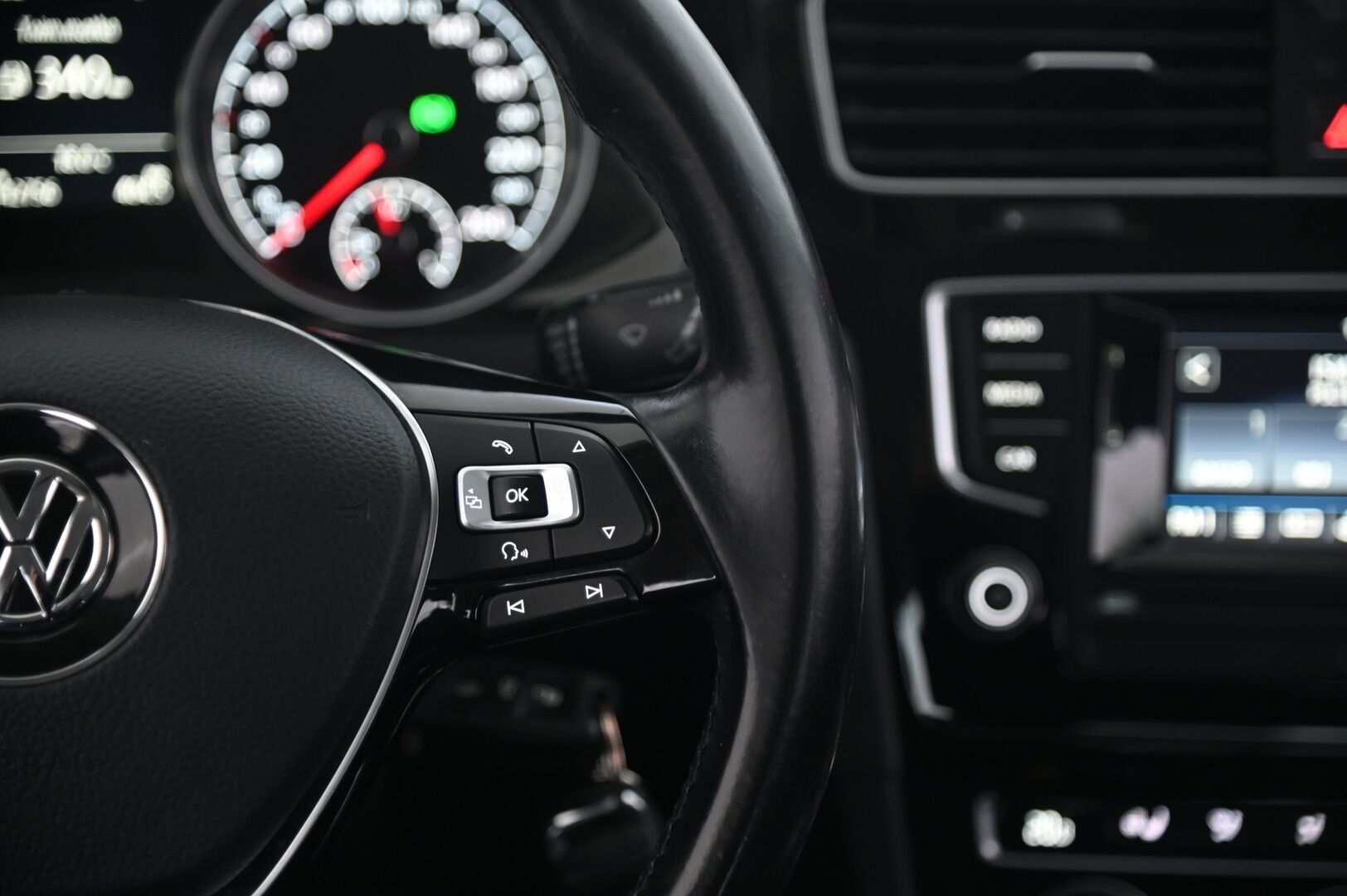 Volkswagen Golf 2017 Allstar 1,2 TSI 81 kW (110 hv) DSG-automaatti - Webasto | Lämpöratti | Tutkat eteen ja taakse | Suomiauto | 2x alut | Juuri leimattu ja huollettu