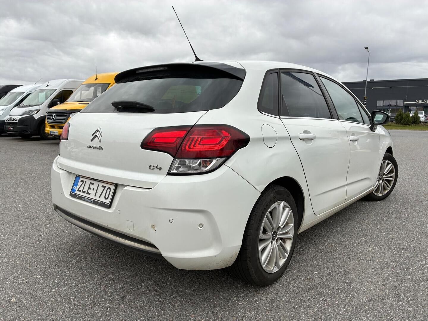 Citroen C4 2016 PureTech 130 Intensive Automaatti - Myydään huutokaupat.com - Matkalla huutokauppaan! | Suomi-auto | Lohkolämmitin | Kahdet renkaat vanteilla | Juuri huollettu | Jakohihna vaihdettu 10/2025