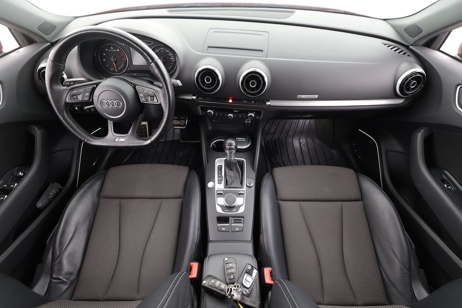 Audi A3 2017 Sportback Business Sport 2,0 TFSI 140 kW quattro S tronic - | ACC | Webasto | B&O | S-line sisä | Puolinahat | Sporttipenkit | LED | Apple & Android | Tehtaan sport alusta | Drive Select | 1-om suomiauto | 