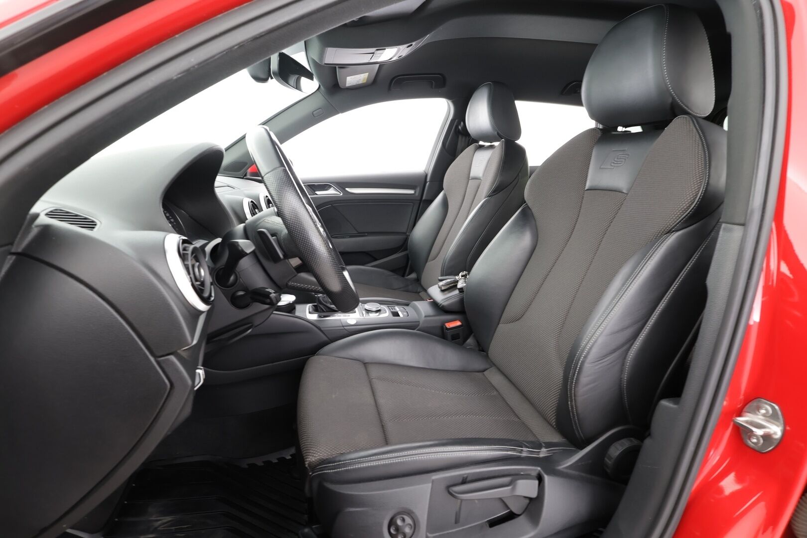 Audi A3 2017 Sportback Business Sport 2,0 TFSI 140 kW quattro S tronic - | ACC | Webasto | B&O | S-line sisä | Puolinahat | Sporttipenkit | LED | Apple & Android | Tehtaan sport alusta | Drive Select | 1-om suomiauto | 