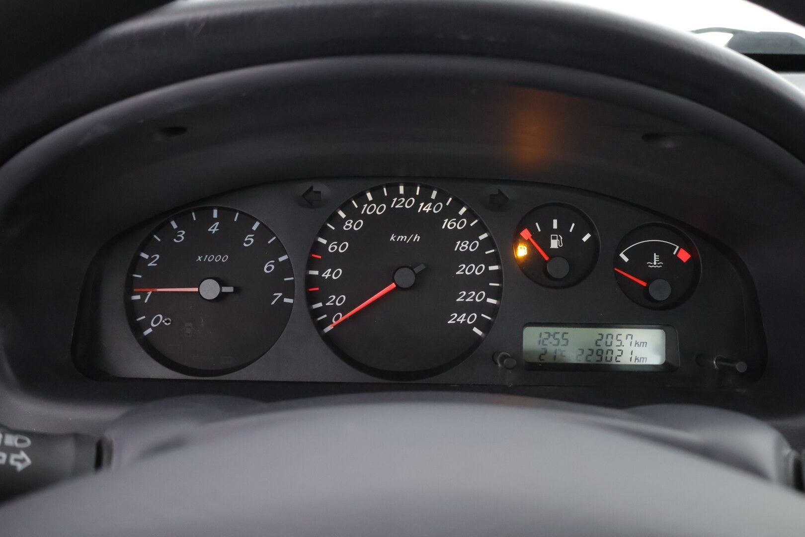 Nissan Almera 2002 - YritysOutlet - Myydään vain yrityksille - – Tämä auto myydään YritysOutlet -valikoimasta vain yritykselle