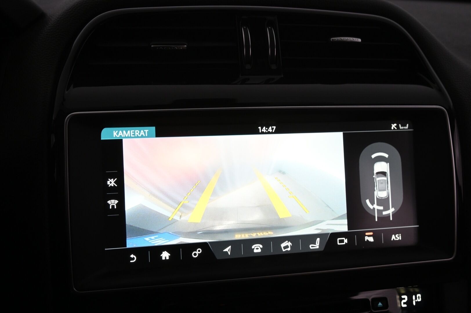 Jaguar F-PACE 2017 20d AWD Aut Prestige *Meridian / Panorama / Koukku / Webasto / P*kamera* - *Juuri saapunut! / 2x renkaat vanteineen* - HULLUT AVAJAISHULINAT KORKOTARJOUS 3,29 %