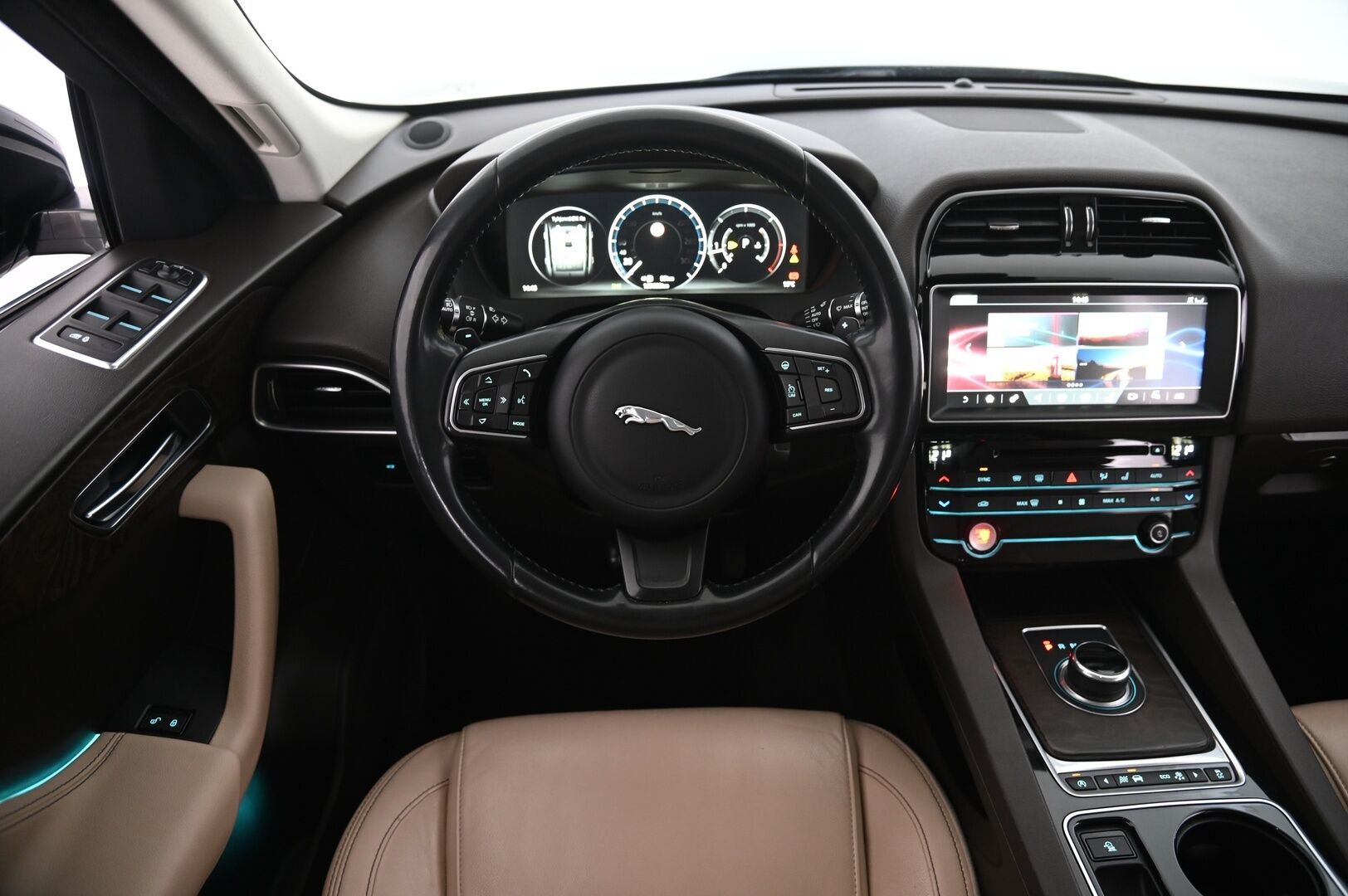 Jaguar F-PACE 2017 20d AWD Aut Prestige - Webasto | Koukku | ACC | Kaistavahti | Lämmitettävä Tuulilasi | 2x renkaat&alumiinivanteet