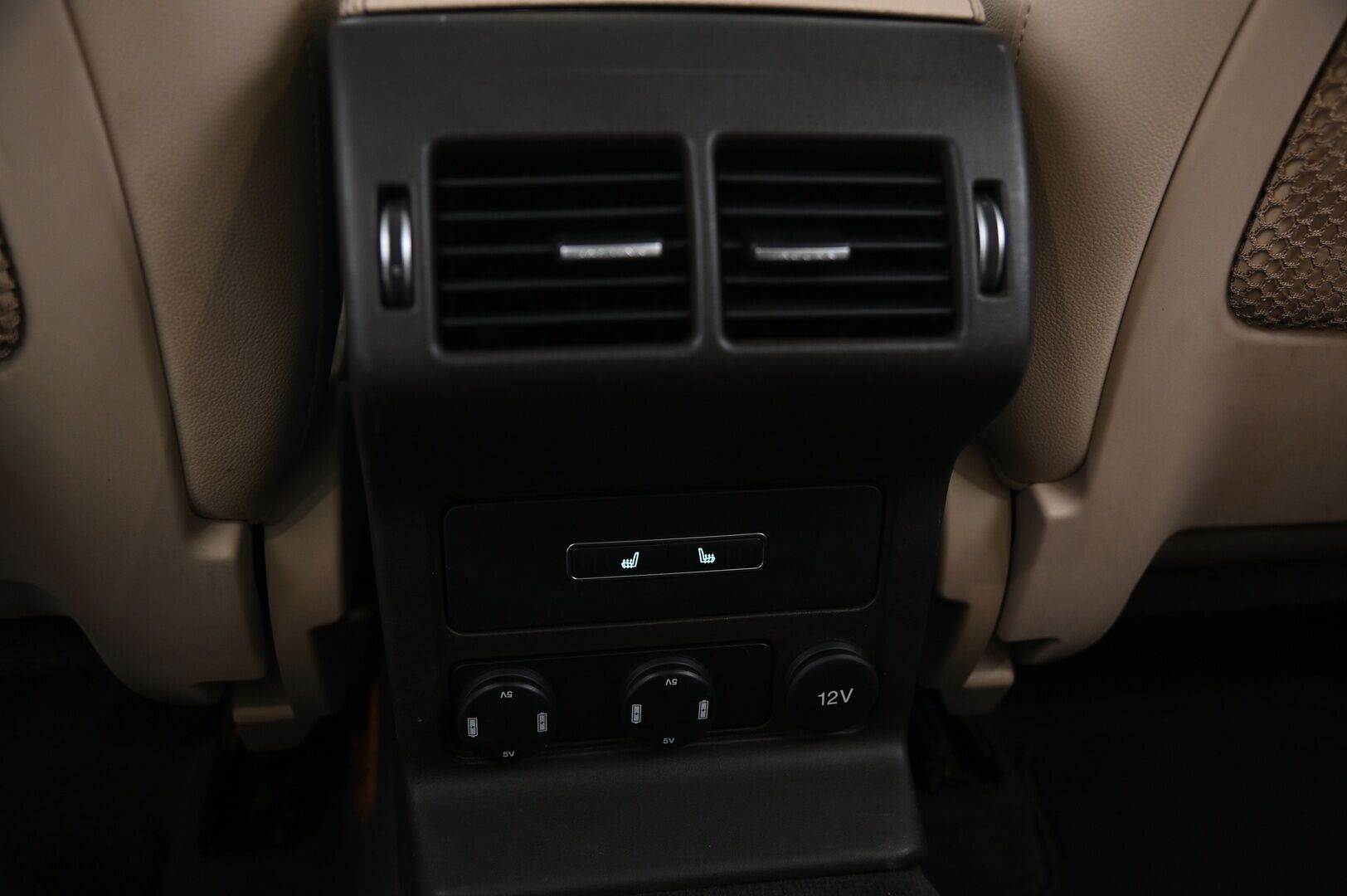 Jaguar F-PACE 2017 20d AWD Aut Prestige *Meridian / Panorama / Koukku / Webasto / P*kamera* - *Juuri saapunut! / 2x renkaat vanteineen* - HULLUT AVAJAISHULINAT KORKOTARJOUS 3,29 %