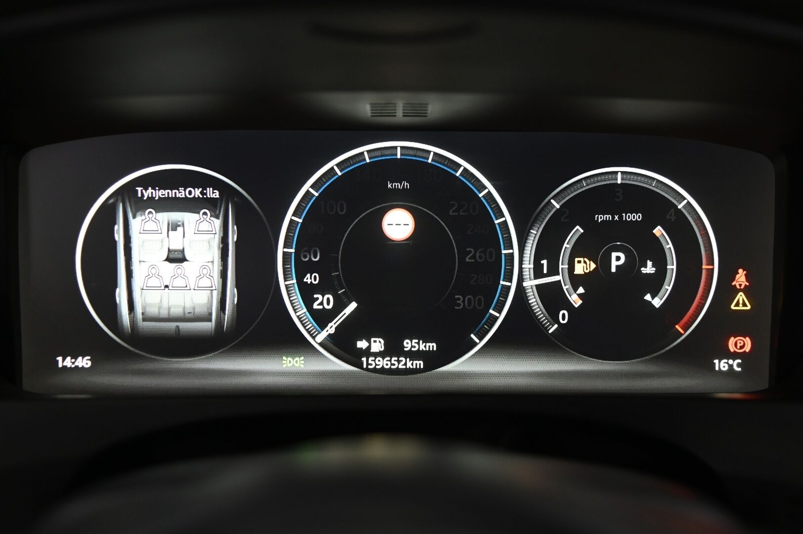 Jaguar F-PACE 2017 20d AWD Aut Prestige - Webasto | Koukku | ACC | Kaistavahti | Lämmitettävä Tuulilasi | 2x renkaat&alumiinivanteet