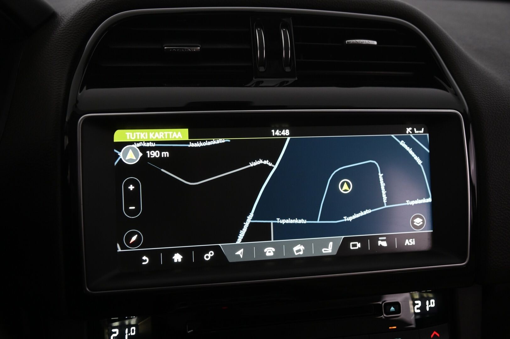 Jaguar F-PACE 2017 20d AWD Aut Prestige *Meridian / Panorama / Koukku / Webasto / P*kamera* - *Juuri saapunut! / 2x renkaat vanteineen* - HULLUT AVAJAISHULINAT KORKOTARJOUS 3,29 %