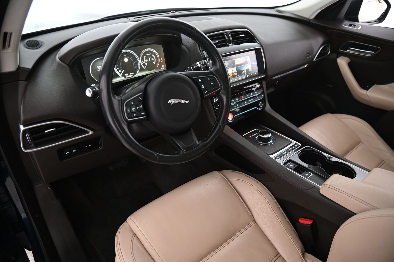 Jaguar F-PACE 2017 20d AWD Aut Prestige - Webasto | Koukku | ACC | Kaistavahti | Lämmitettävä Tuulilasi | 2x renkaat&alumiinivanteet