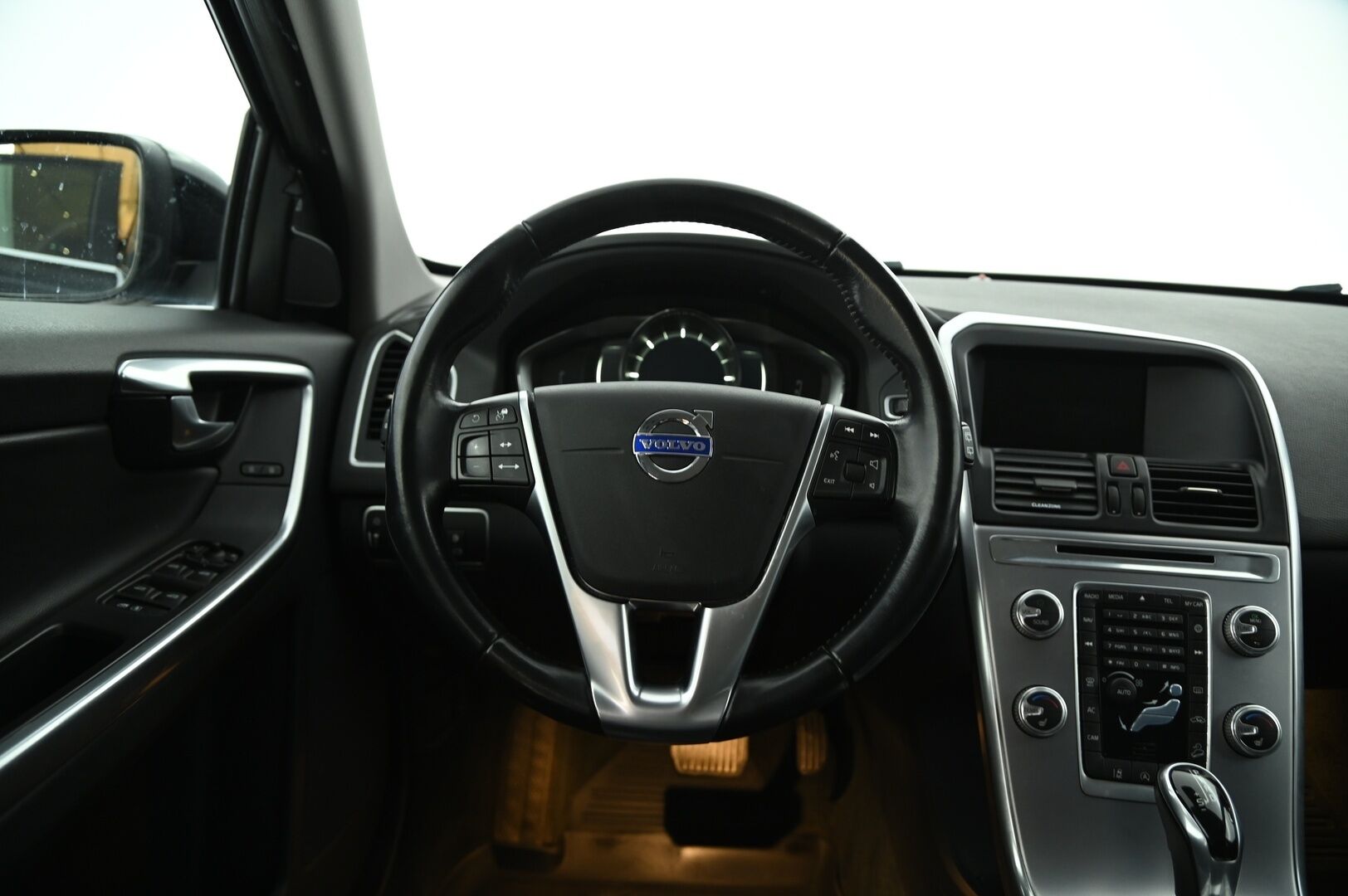 Volvo XC60 2017 D4 AWD Business Summum Edition aut - *VOC / ACC / Suomi-auto / Nahat / Muistipenkki / Koukku / Digimittaristo*