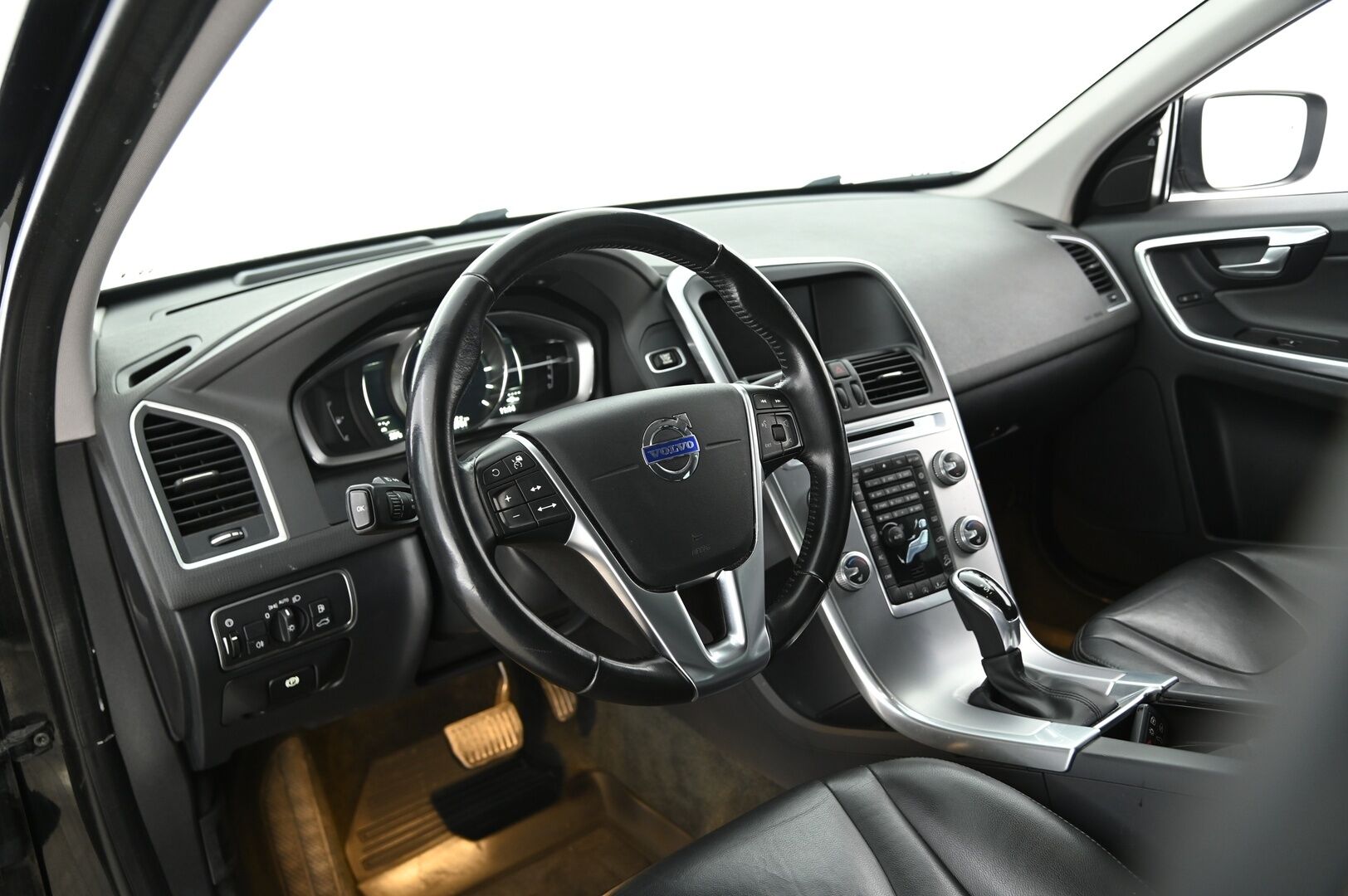 Volvo XC60 2017 D4 AWD Business Summum Edition aut - *VOC / ACC / Suomi-auto / Nahat / Muistipenkki / Koukku / Digimittaristo*