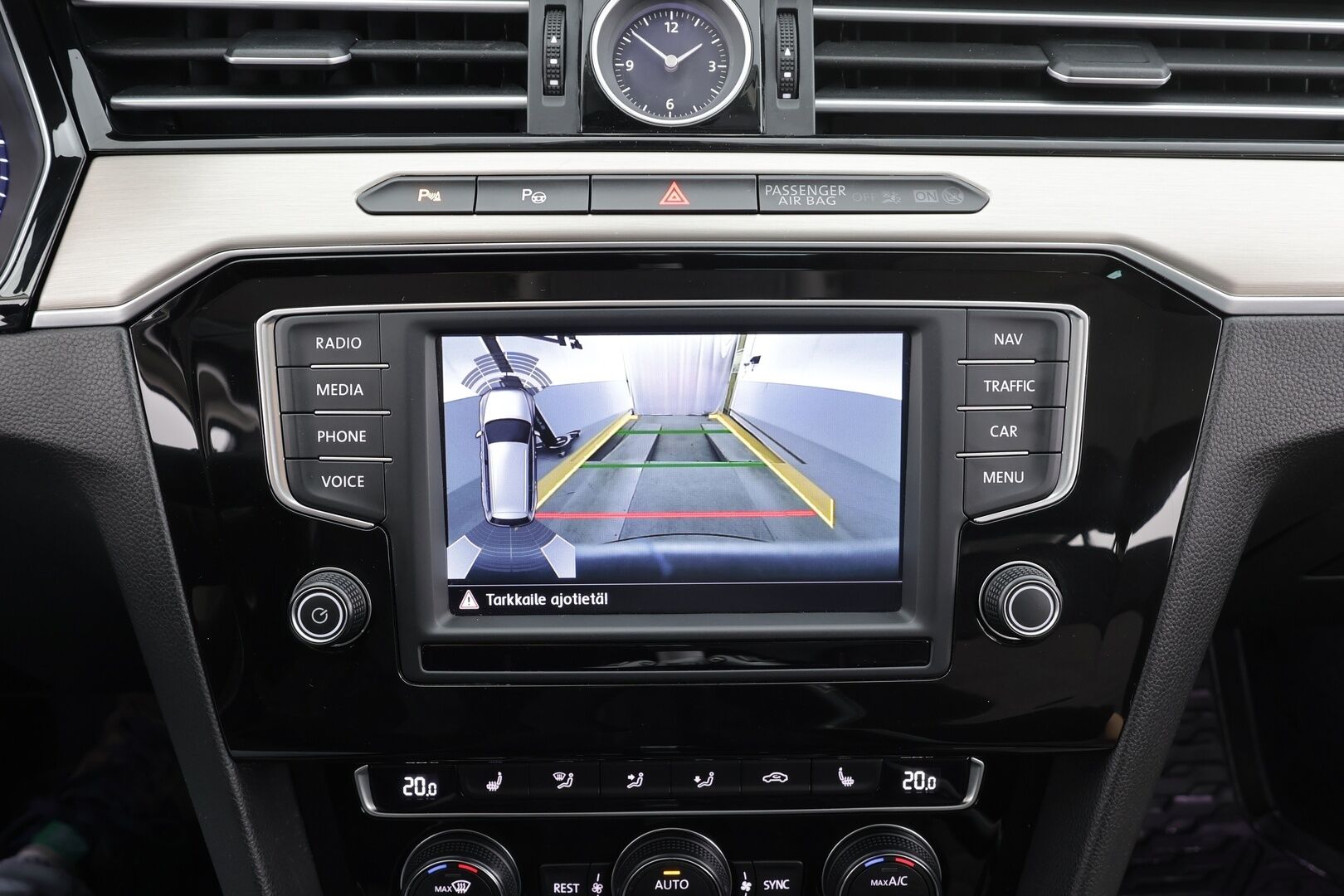 Volkswagen Passat 2017 Variant Highline 1,4 TSI 110 kW ACT DSG * ACC / P.kamera / Webasto / Adapt.LED / Koukku / Navi * - Suomi-auto / Kahdet renkaat aluvanteilla / Juuri katsastettu