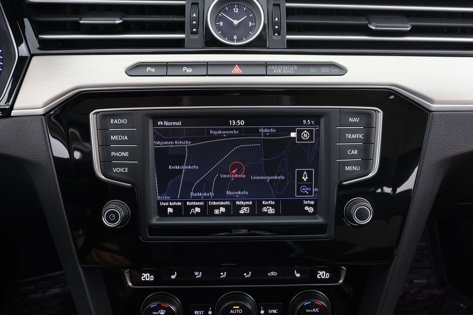 Volkswagen Passat 2017 Variant Highline 1,4 TSI 110 kW ACT DSG * ACC / P.kamera / Webasto / Adapt.LED / Koukku / Navi * - Suomi-auto / Kahdet renkaat aluvanteilla / Juuri katsastettu