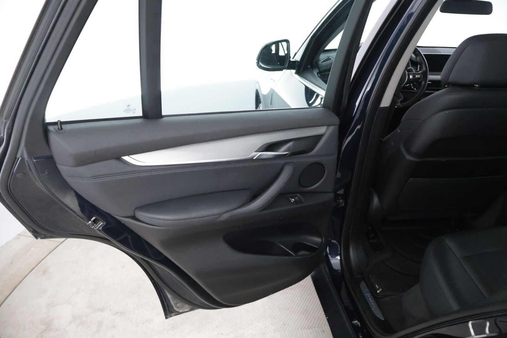 BMW X5 2016 F15 xDrive40e A * YritysOutlet - Myydään vain yrityksille / Comfort penkit / Sähköratti / Ratinlämmitin / Adapt.valot / Koukku - * Tämä auto myydään YritysOutlet -valikoimasta vain yritykselle / Akun kunto SoH 89,9% / Särmät huollot / Kovat varusteet *