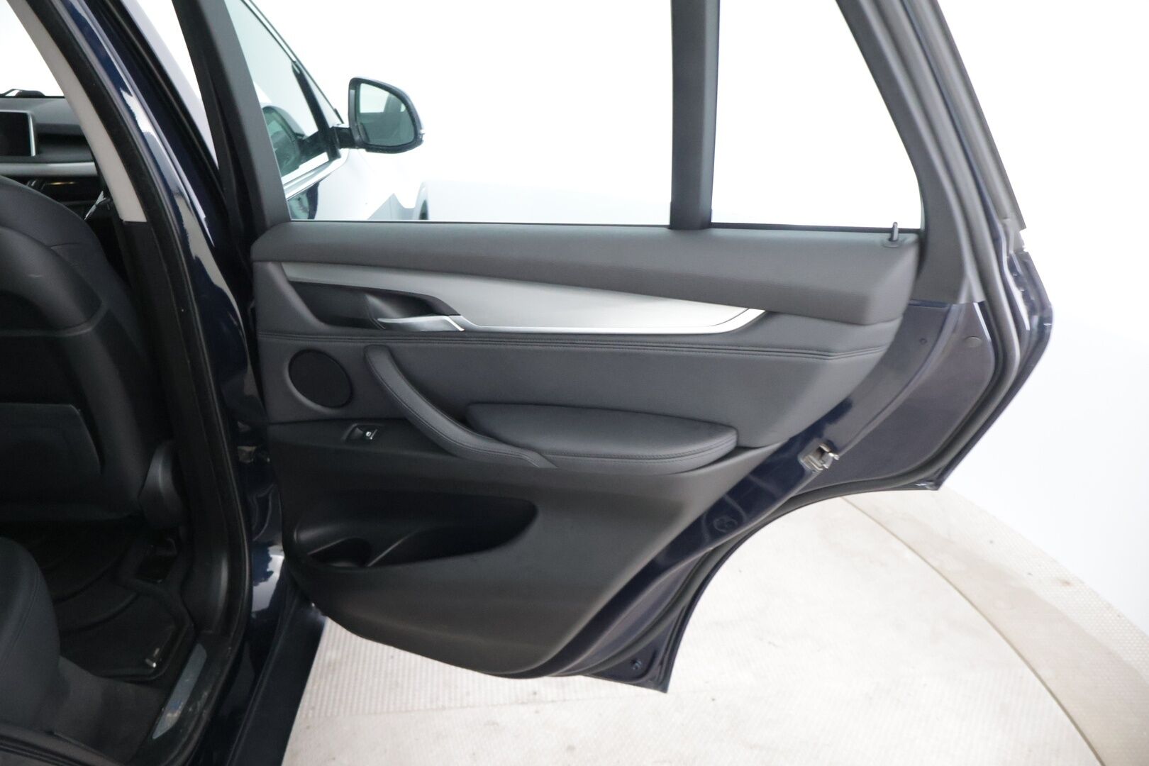 BMW X5 2016 F15 xDrive40e A * YritysOutlet - Myydään vain yrityksille / Comfort penkit / Sähköratti / Ratinlämmitin / Adapt.valot / Koukku - * Tämä auto myydään YritysOutlet -valikoimasta vain yritykselle / Akun kunto SoH 89,9% / Särmät huollot / Kovat varusteet *