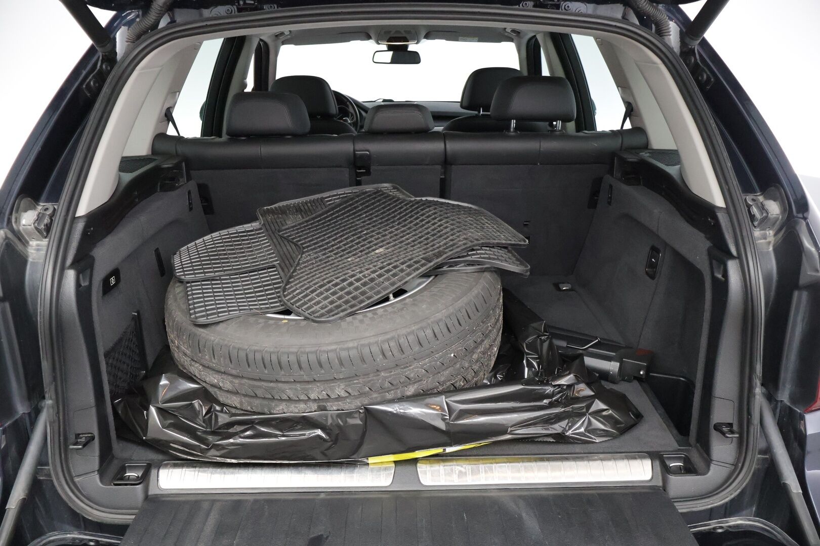 BMW X5 2016 F15 xDrive40e A * YritysOutlet - Myydään vain yrityksille / Comfort penkit / Sähköratti / Ratinlämmitin / Adapt.valot / Koukku - * Tämä auto myydään YritysOutlet -valikoimasta vain yritykselle / Akun kunto SoH 89,9% / Särmät huollot / Kovat varusteet *