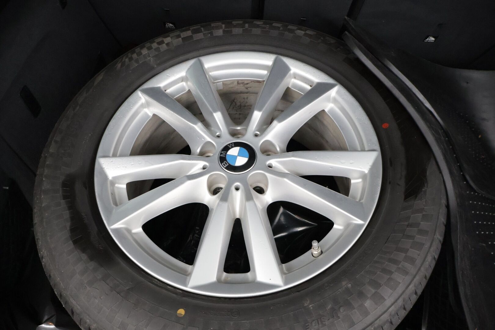 BMW X5 2016 F15 xDrive40e A * YritysOutlet - Myydään vain yrityksille / Comfort penkit / Sähköratti / Ratinlämmitin / Adapt.valot / Koukku - * Tämä auto myydään YritysOutlet -valikoimasta vain yritykselle / Akun kunto SoH 89,9% / Särmät huollot / Kovat varusteet *
