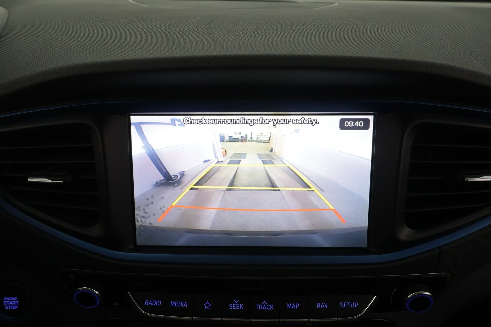 Hyundai IONIQ plug-in 2019 DCT Style WLTP * ACC / P.kamera / Muistipenkki / Infinity / Navi / Lohko / Keyless / Digimittaristo * - 1.Om Suomi-auto / Kahdet renkaat aluvanteilla / Merkkihuollettu