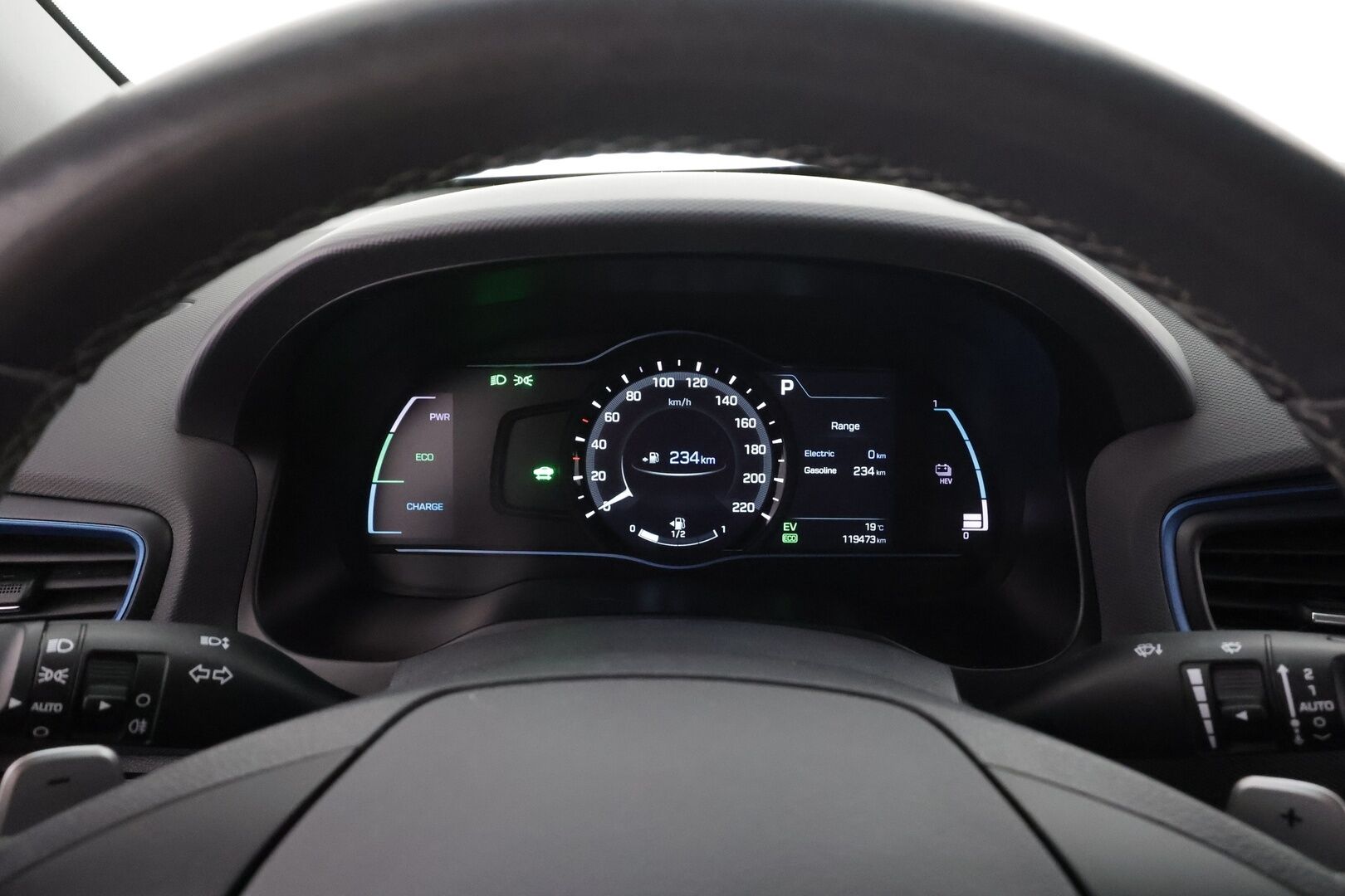 Hyundai IONIQ plug-in 2019 DCT Style WLTP * ACC / P.kamera / Muistipenkki / Infinity / Navi / Lohko / Keyless / Digimittaristo * - 1.Om Suomi-auto / Kahdet renkaat aluvanteilla / Merkkihuollettu