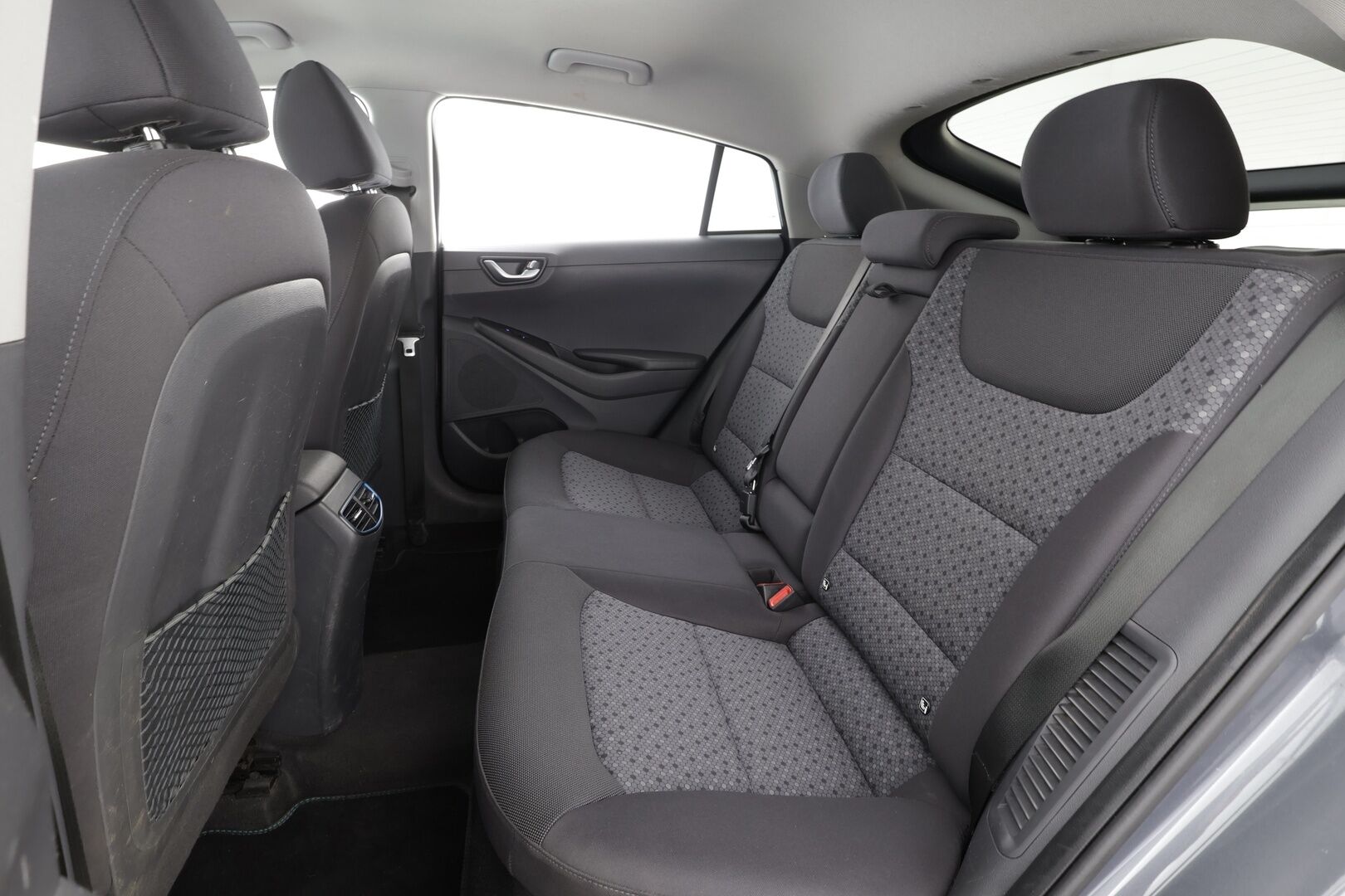 Hyundai IONIQ plug-in 2019 DCT Style WLTP * ACC / P.kamera / Muistipenkki / Infinity / Navi / Lohko / Keyless / Digimittaristo * - 1.Om Suomi-auto / Kahdet renkaat aluvanteilla / Merkkihuollettu