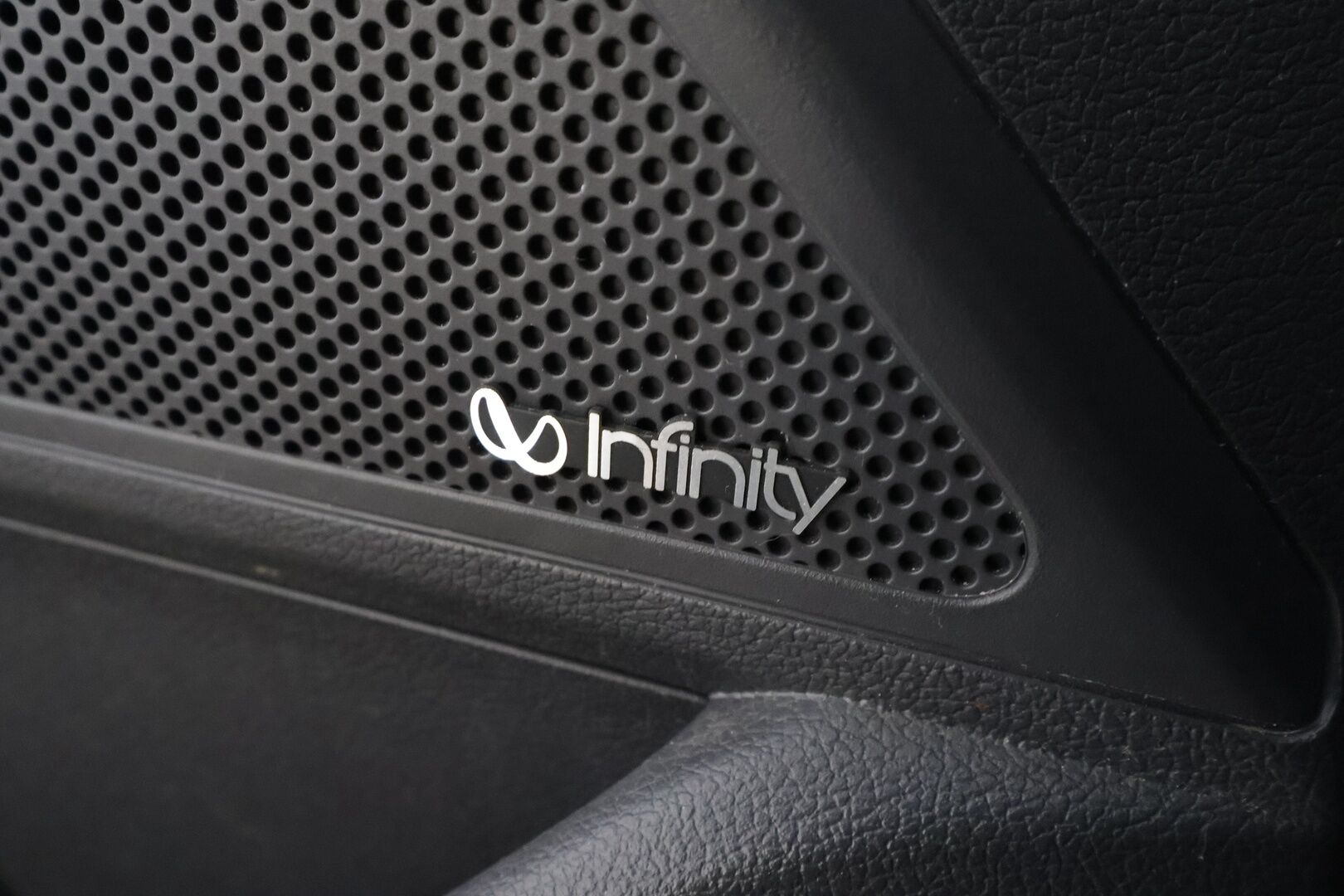 Hyundai IONIQ plug-in 2019 DCT Style WLTP * ACC / P.kamera / Muistipenkki / Infinity / Navi / Lohko / Keyless / Digimittaristo * - 1.Om Suomi-auto / Kahdet renkaat aluvanteilla / Merkkihuollettu