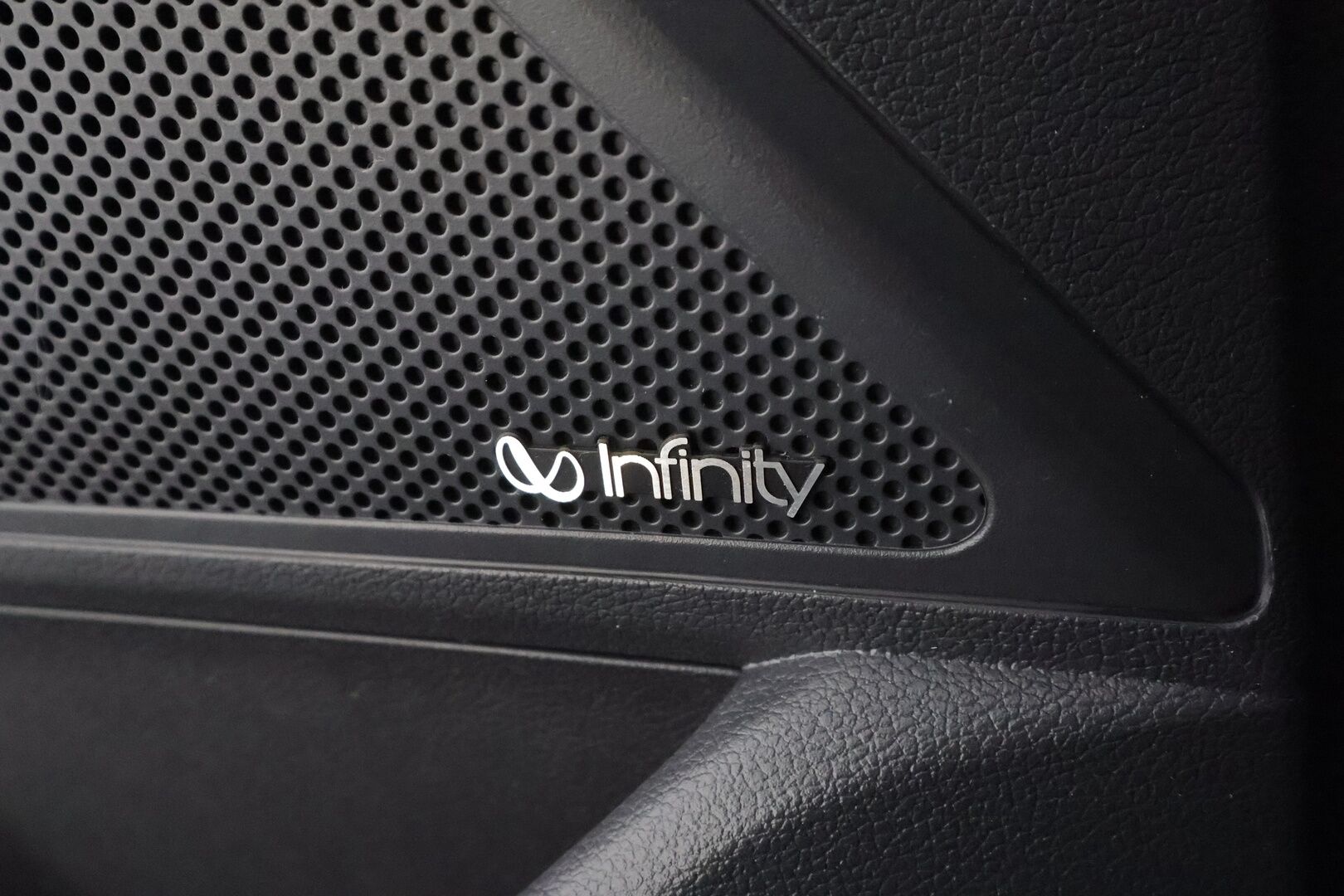 Hyundai IONIQ plug-in 2019 DCT Style WLTP * ACC / Kaistavahti / Muistipenkki / P.Kamera / Infinity / Navi / LED / Keyless / Ratinlämmitin * - Suomi-auto / Kahdet renkaat aluvanteilla / Merkkihuollettu