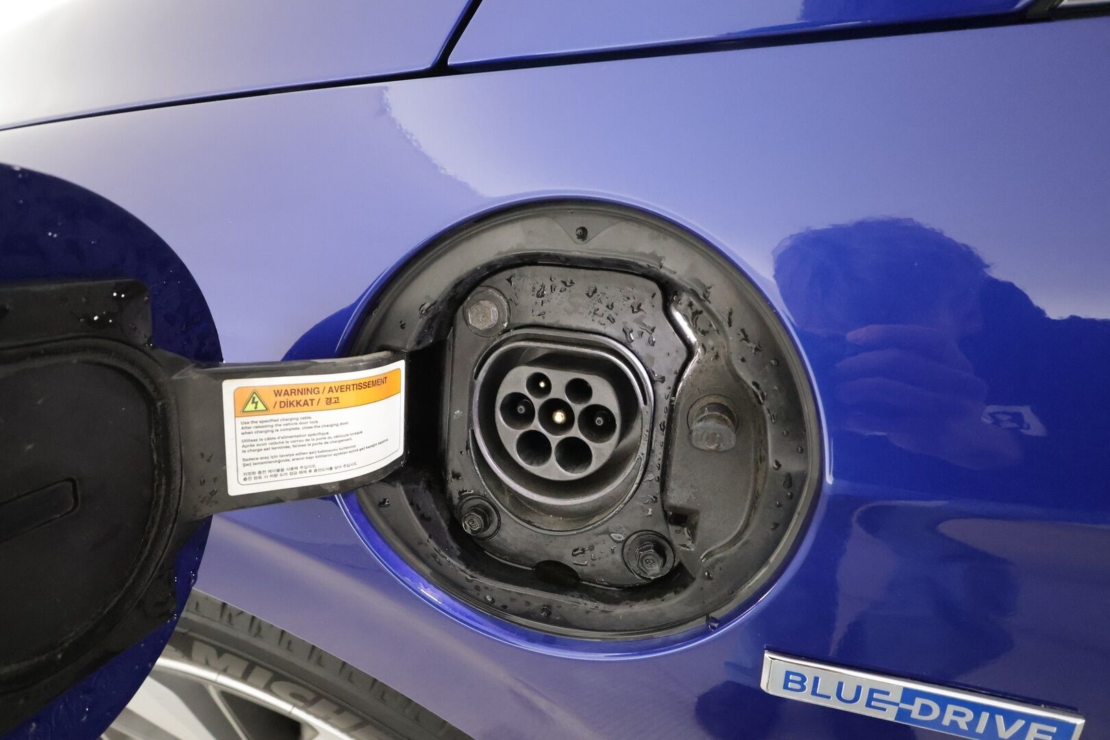 Hyundai IONIQ plug-in 2019 DCT Style WLTP * ACC / Kaistavahti / Muistipenkki / P.Kamera / Infinity / Navi / LED / Keyless / Ratinlämmitin * - Suomi-auto / Kahdet renkaat aluvanteilla / Merkkihuollettu