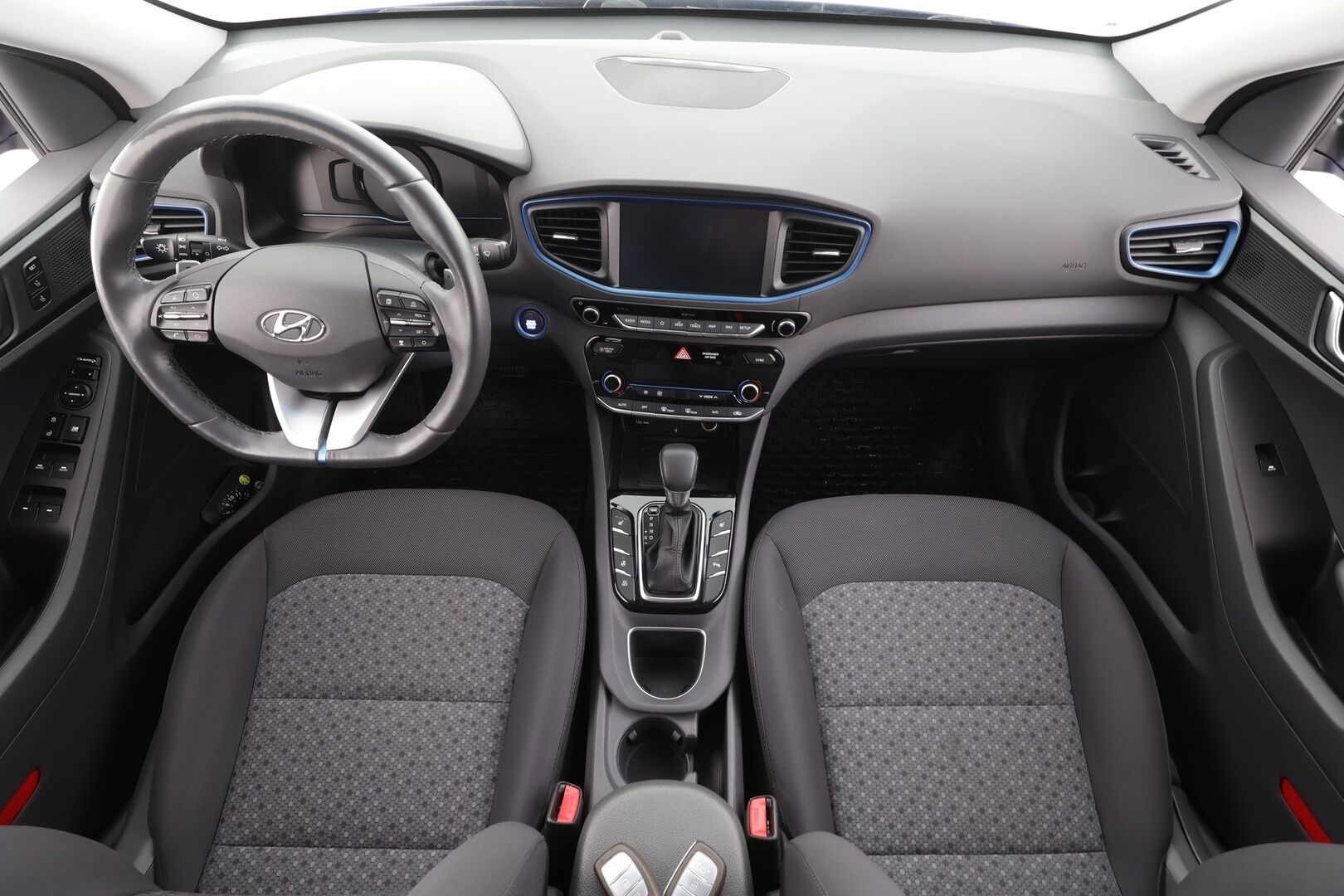 Hyundai IONIQ plug-in 2019 DCT Style WLTP * ACC / Kaistavahti / Muistipenkki / P.Kamera / Infinity / Navi / LED / Keyless / Ratinlämmitin * - Suomi-auto / Kahdet renkaat aluvanteilla / Merkkihuollettu