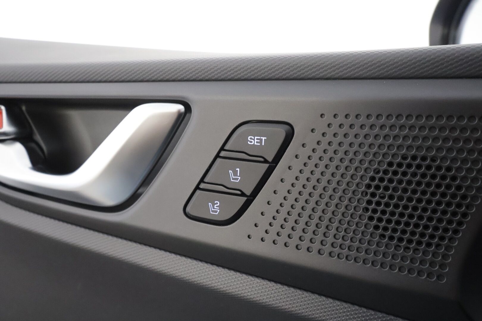 Hyundai IONIQ plug-in 2019 DCT Style WLTP * ACC / Kaistavahti / Muistipenkki / P.Kamera / Infinity / Navi / LED / Keyless / Ratinlämmitin * - Suomi-auto / Kahdet renkaat aluvanteilla / Merkkihuollettu