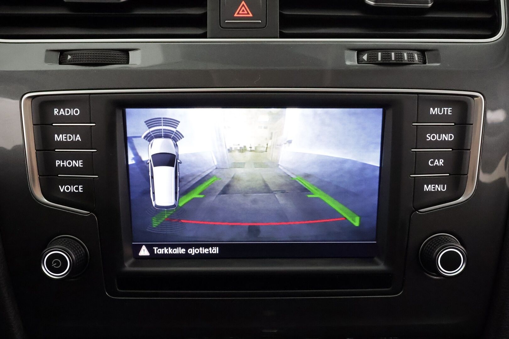 Volkswagen Golf 2017 Variant Alltrack 1,8 TSI 132 kW 4MOTION DSGWinter Edition * Webasto / Koukku / Xenon /  P.Kamera / Keyless * - Suomi-auto / Merkkihuollettu / Kahdet renkaat - HULLUT JOULUT KORKOTARJOUS 2,49% 