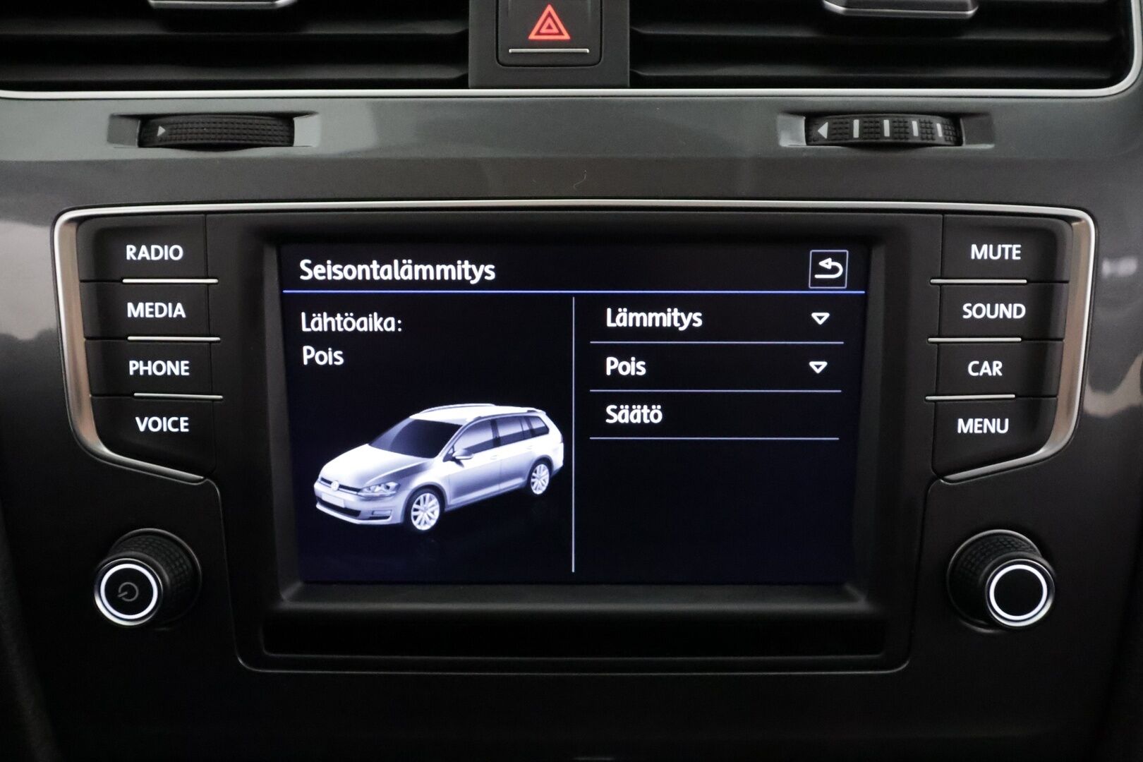 Volkswagen Golf 2017 Variant Alltrack 1,8 TSI 132 kW 4MOTION DSGWinter Edition * Webasto / Koukku / Xenon /  P.Kamera / Keyless * - Suomi-auto / Merkkihuollettu / Kahdet renkaat - HULLUT JOULUT KORKOTARJOUS 2,49% 