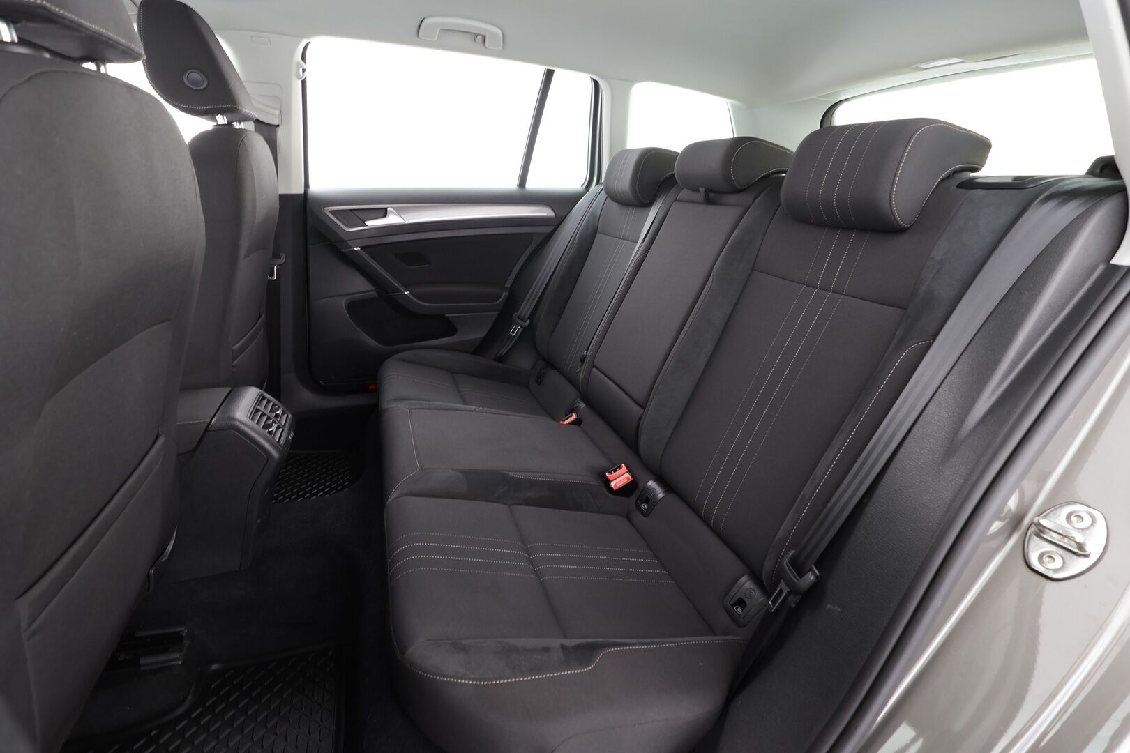 Volkswagen Golf 2017 Variant Alltrack 1,8 TSI 132 kW 4MOTION DSGWinter Edition * Webasto / Koukku / Xenon /  P.Kamera / Keyless * - Suomi-auto / Merkkihuollettu / Kahdet renkaat - HULLUT JOULUT KORKOTARJOUS 2,49% 