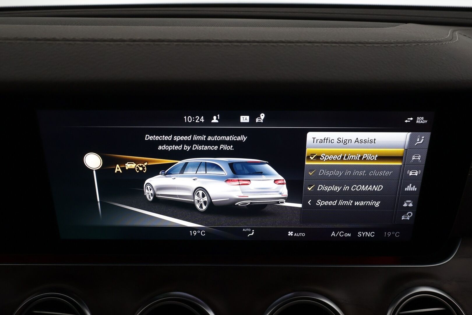 Mercedes-Benz E 2017 220 d T A Premium Business * Distronic+ / Webasto / Multibeam / HUD / 360° / Koukku / Widescreen / Sähköluukku * - Suomi-auto / Kahdet renkaat aluvanteilla / Merkkihuollettu