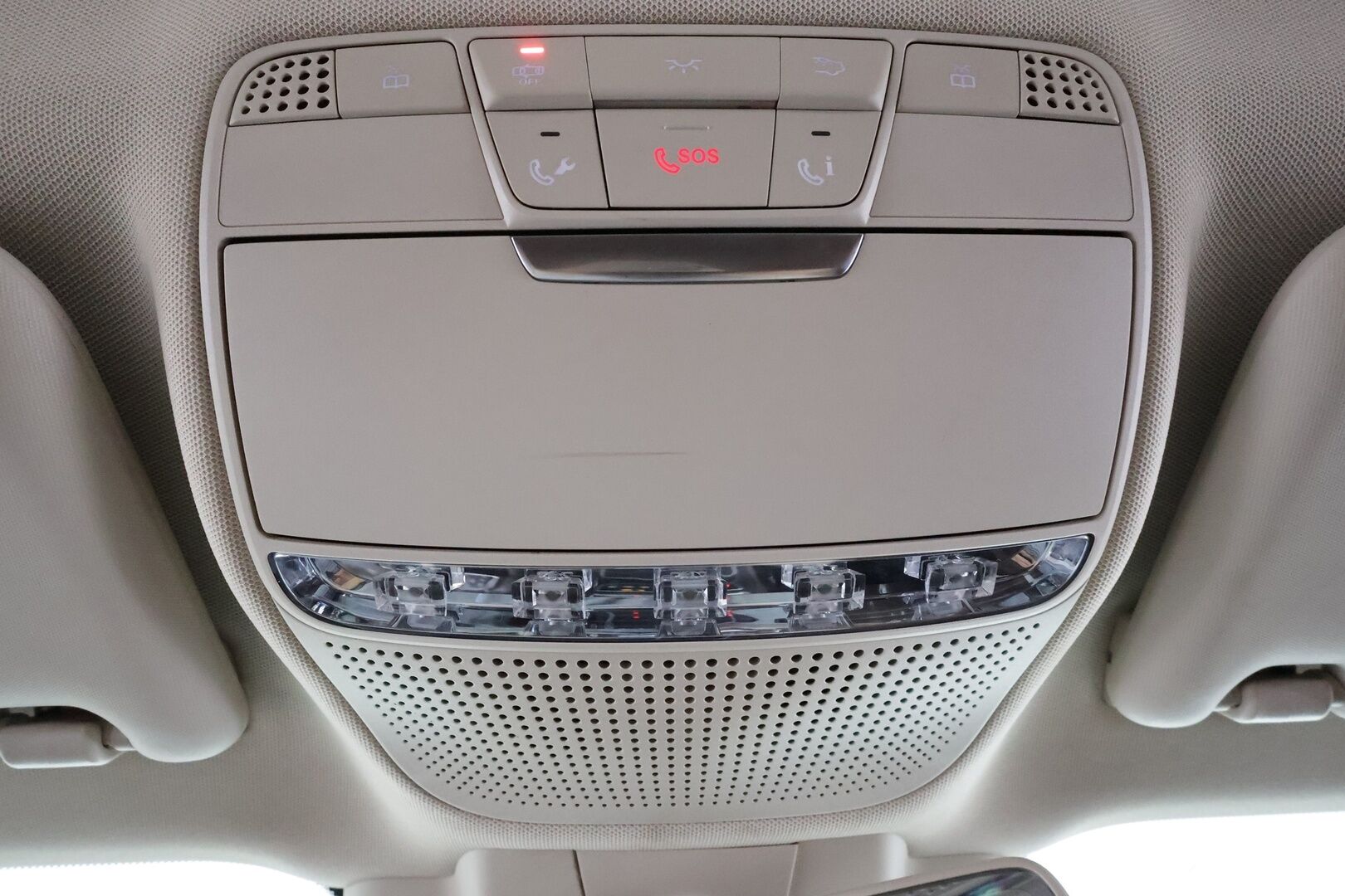 Mercedes-Benz E 2017 220 d T A Premium Business * Distronic+ / Webasto / Multibeam / HUD / 360° / Koukku / Widescreen / Sähköluukku * - Suomi-auto / Kahdet renkaat aluvanteilla / Merkkihuollettu