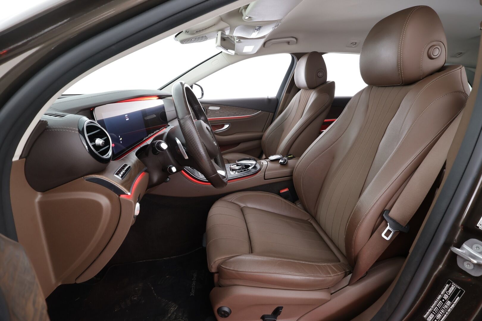 Mercedes-Benz E 2017 220 d T A Premium Business * Distronic+ / Webasto / Multibeam / HUD / 360° / Koukku / Widescreen / Sähköluukku * - Suomi-auto / Kahdet renkaat aluvanteilla / Merkkihuollettu