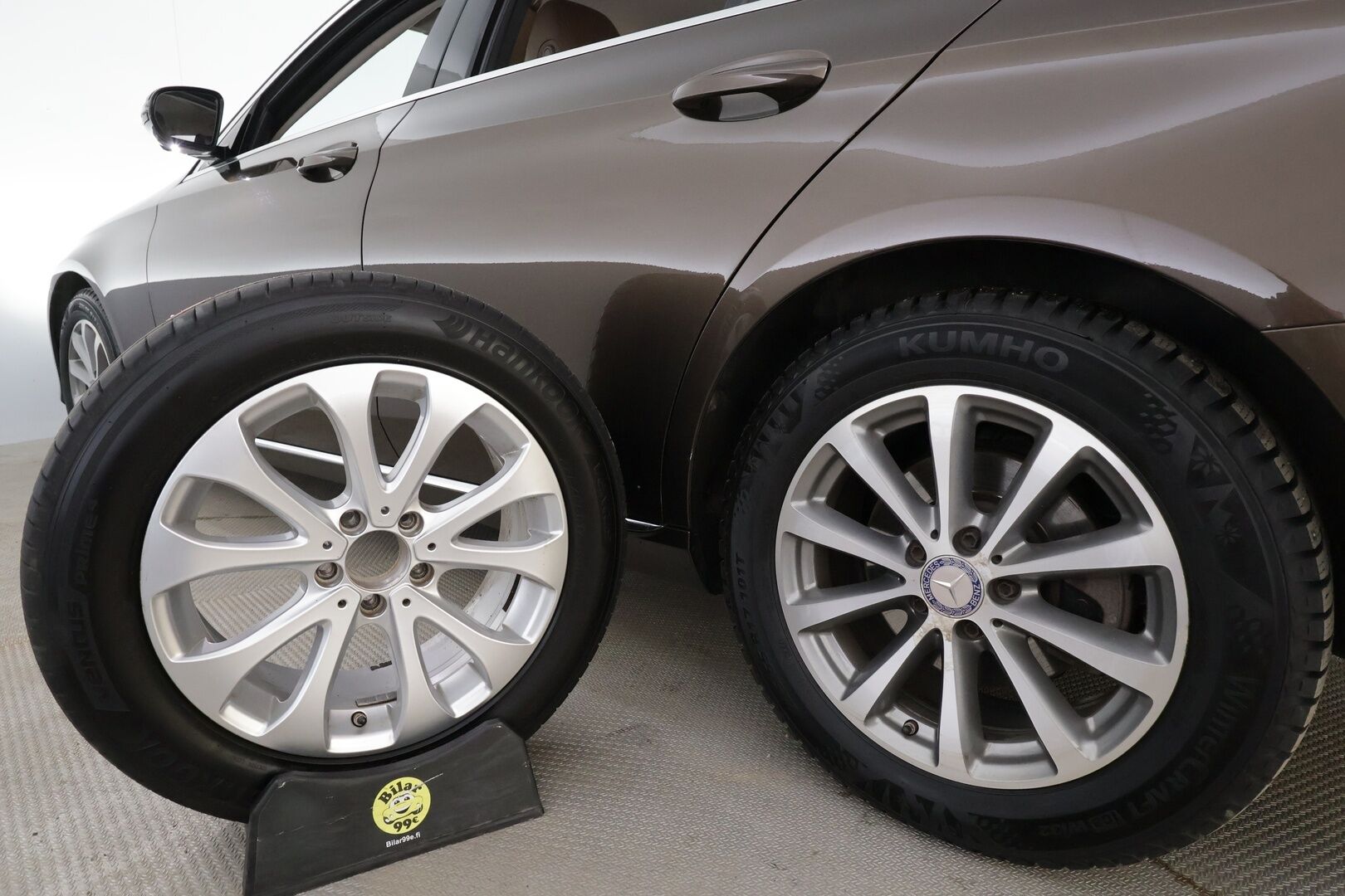 Mercedes-Benz E 2017 220 d T A Premium Business * Distronic+ / Webasto / Multibeam / HUD / 360° / Koukku / Widescreen / Sähköluukku * - Suomi-auto / Kahdet renkaat aluvanteilla / Merkkihuollettu