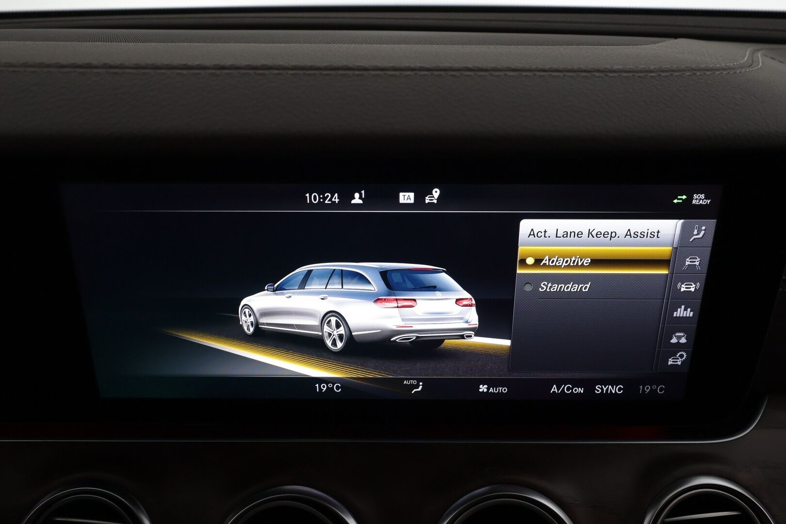 Mercedes-Benz E 2017 220 d T A Premium Business * Distronic+ / Webasto / Multibeam / HUD / 360° / Koukku / Widescreen / Sähköluukku * - Suomi-auto / Kahdet renkaat aluvanteilla / Merkkihuollettu