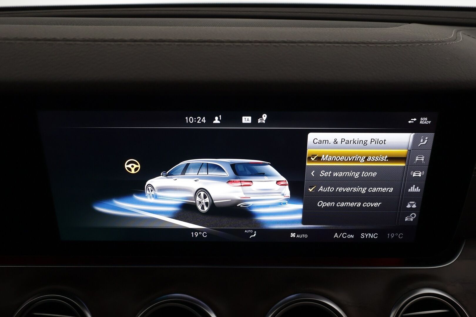 Mercedes-Benz E 2017 220 d T A Premium Business * Distronic+ / Webasto / Multibeam / HUD / 360° / Koukku / Widescreen / Sähköluukku * - Suomi-auto / Kahdet renkaat aluvanteilla / Merkkihuollettu